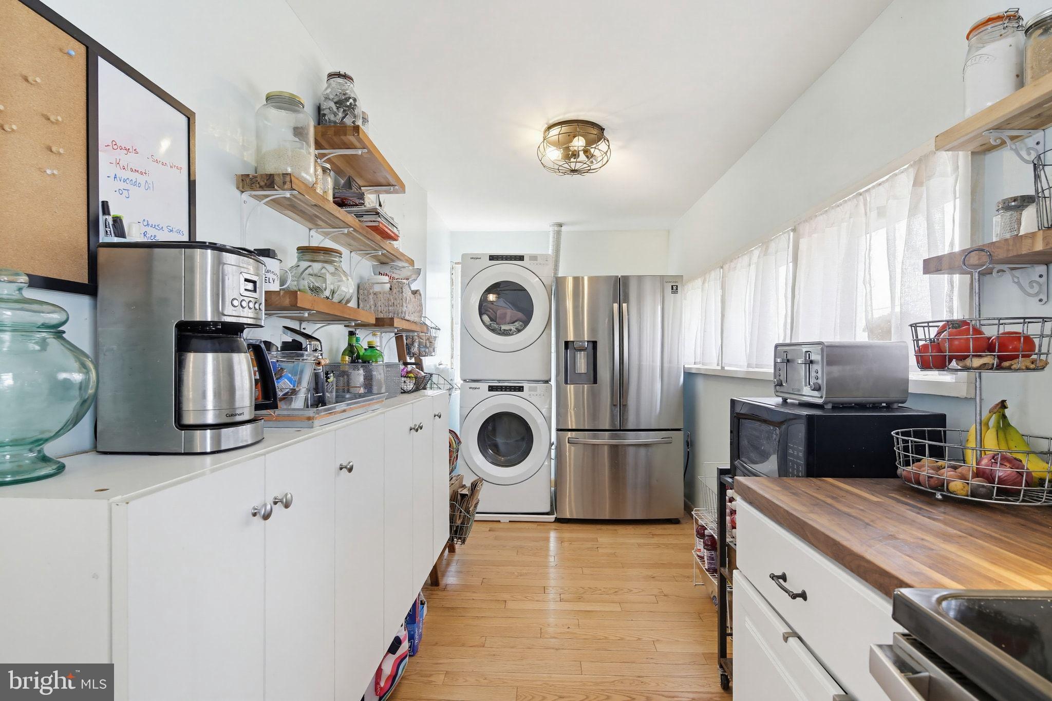 LAUREL BROOK - Residential