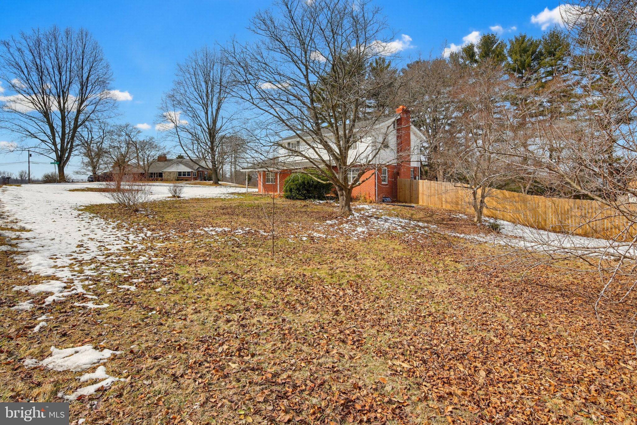 LAUREL BROOK - Residential