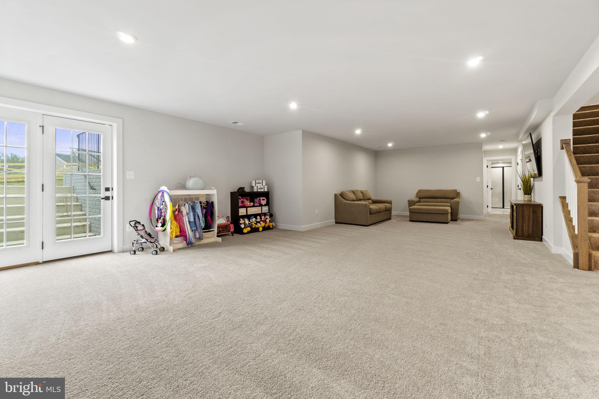 WARRENTON CHASE - Residential