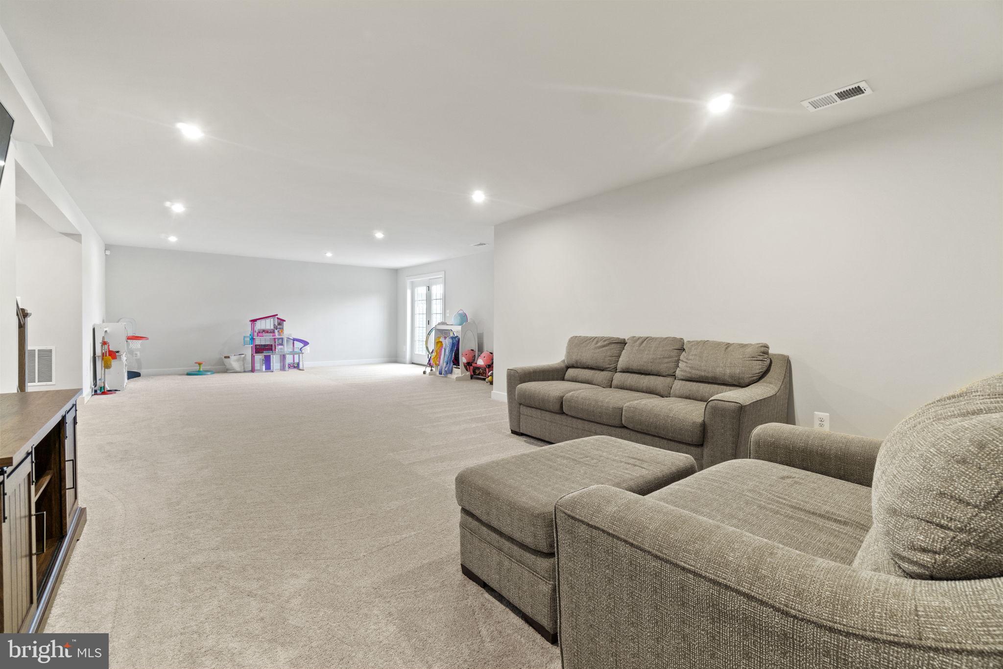 WARRENTON CHASE - Residential