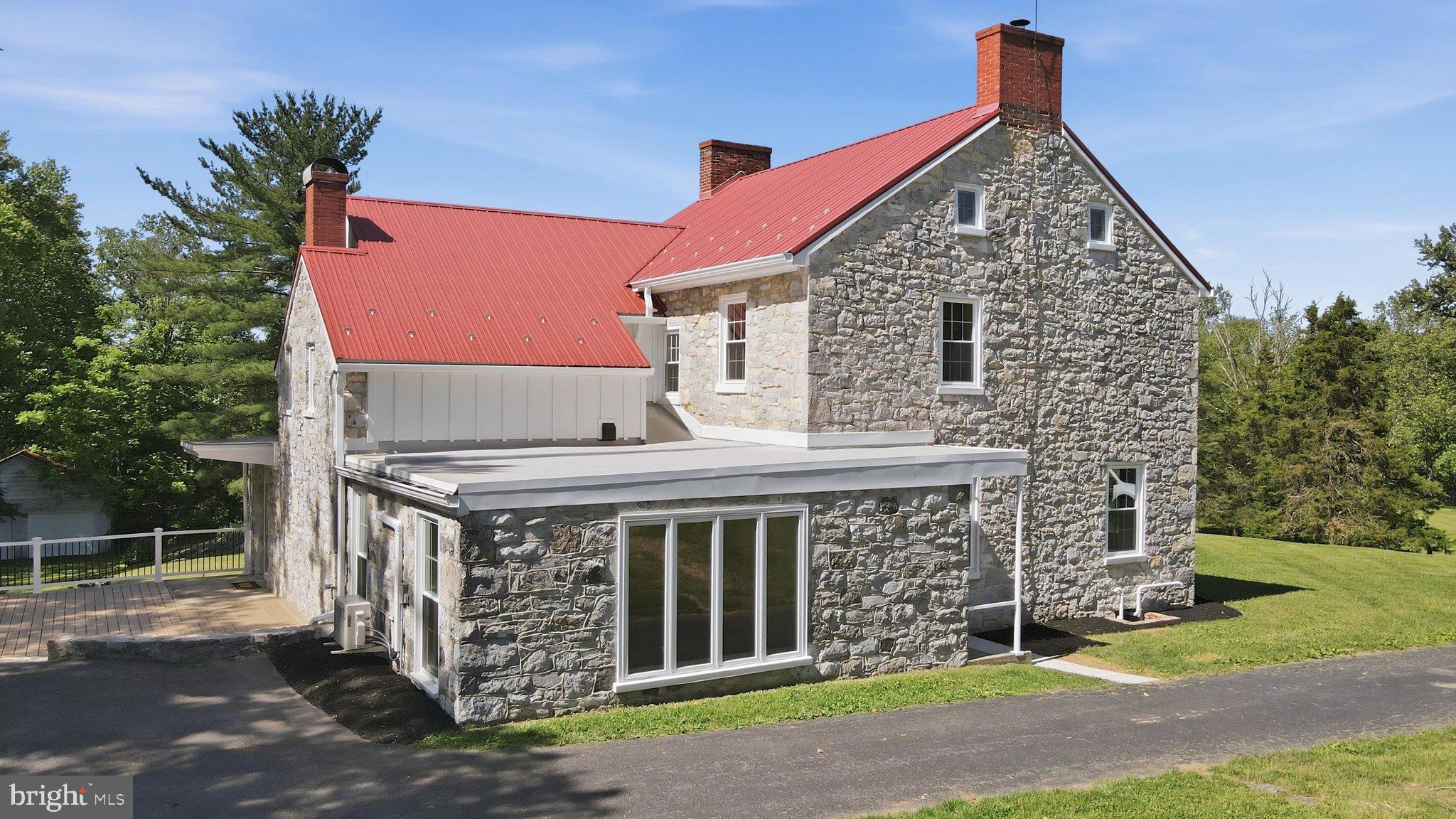 8805 REICHARD ROAD