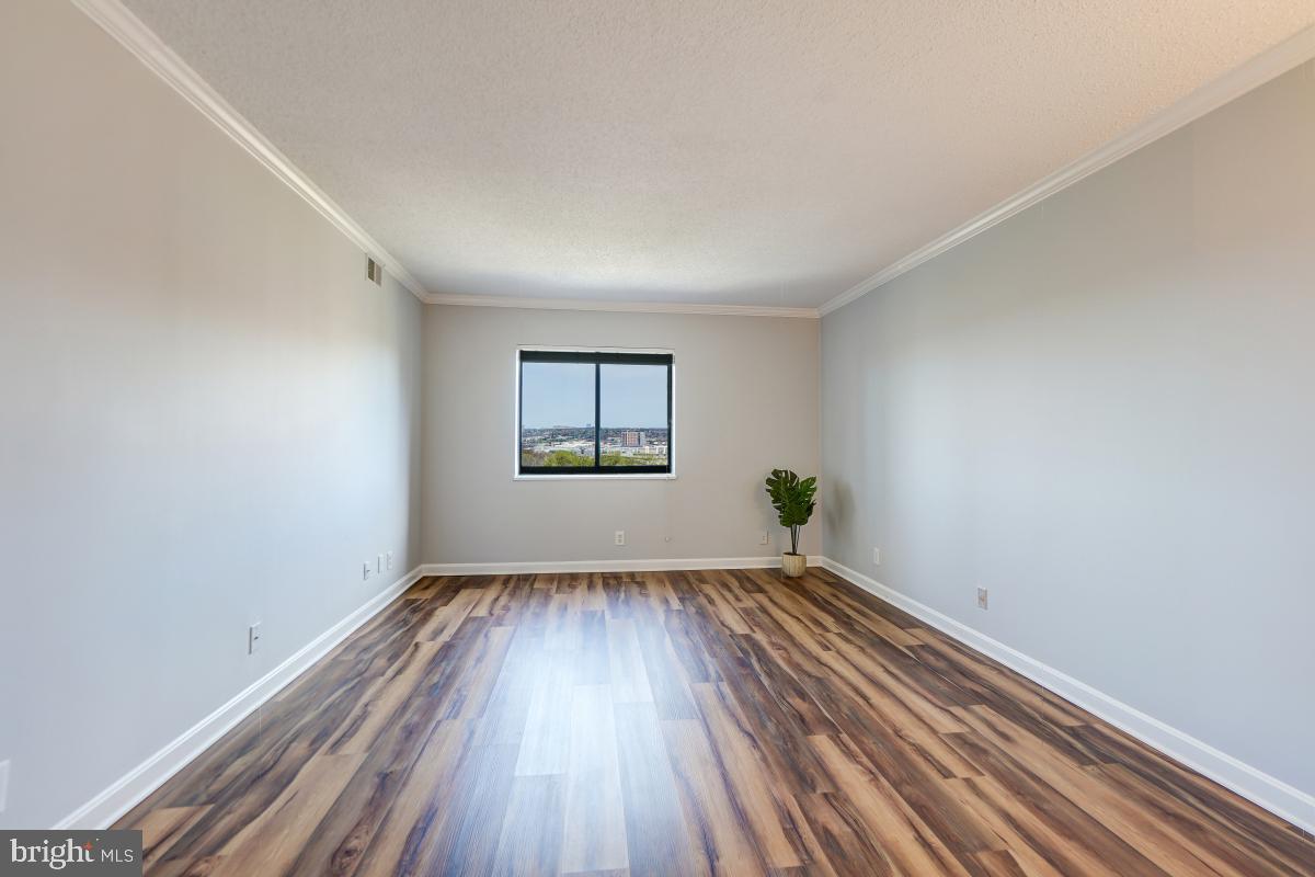 MONTEBELLO - Residential