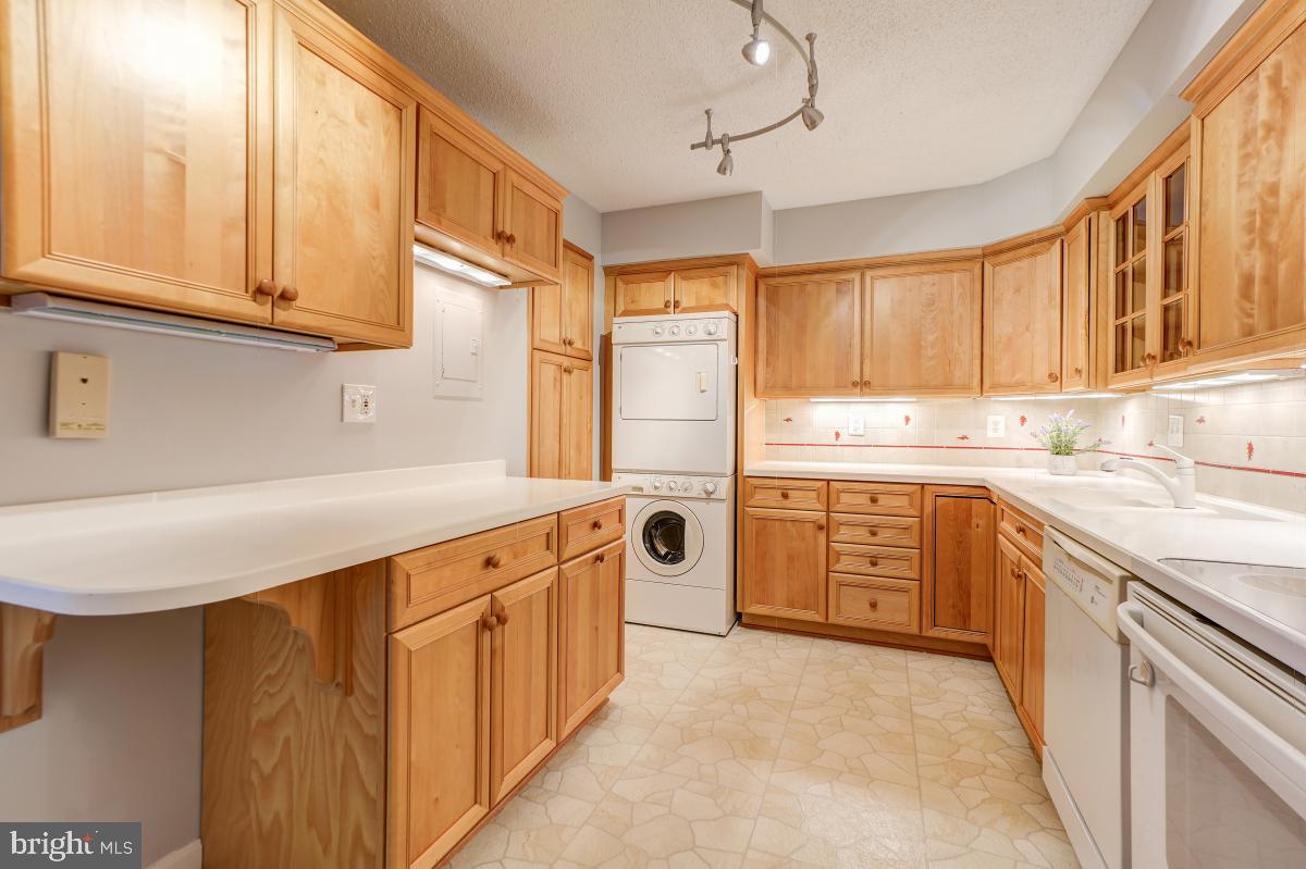 MONTEBELLO - Residential