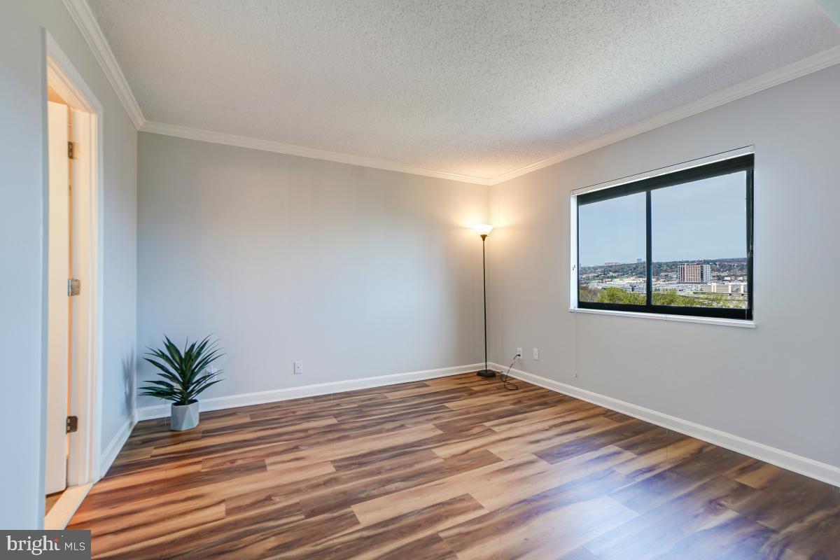 MONTEBELLO - Residential