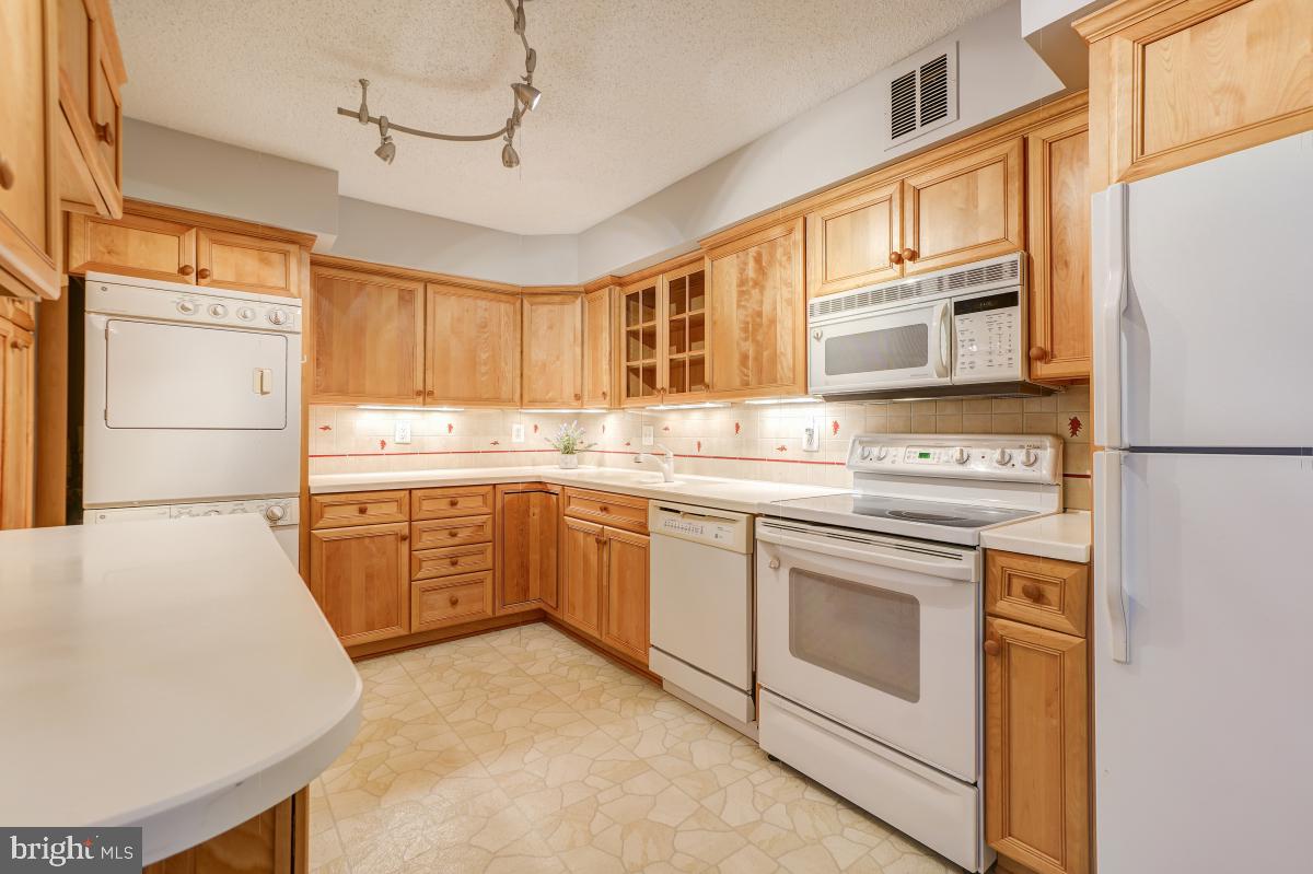 MONTEBELLO - Residential