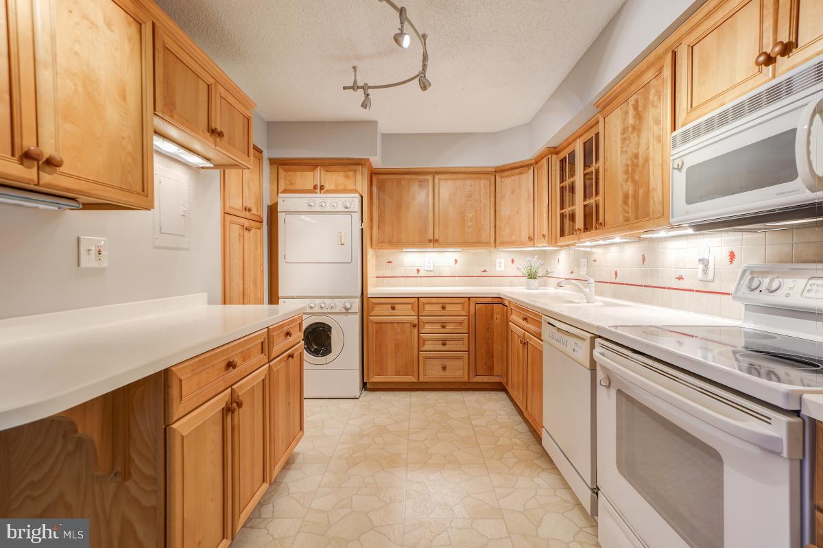 MONTEBELLO - Residential