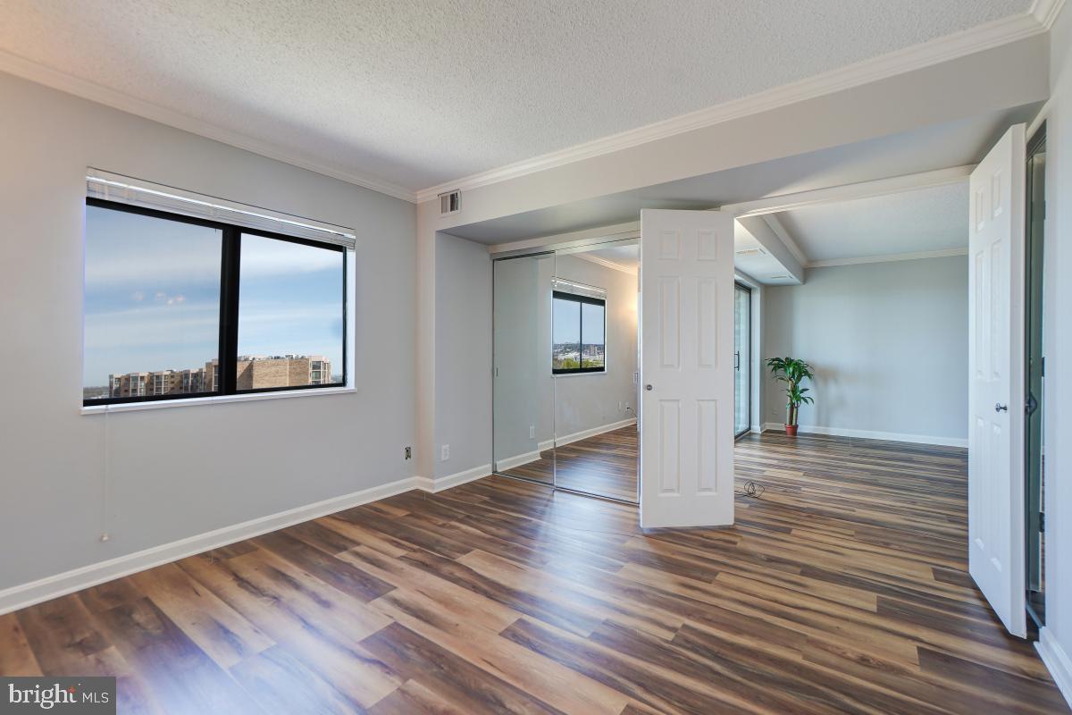 MONTEBELLO - Residential