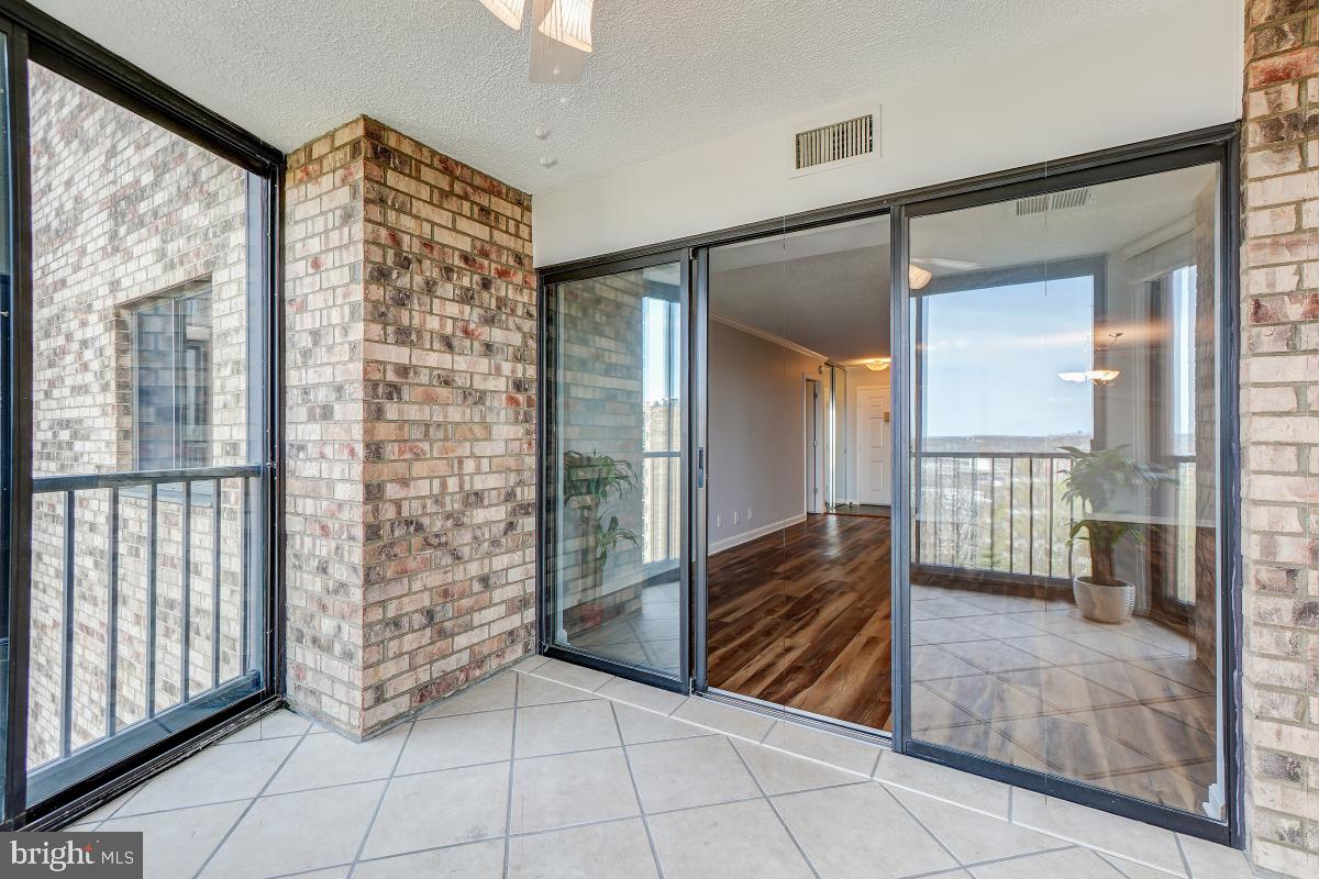 MONTEBELLO - Residential