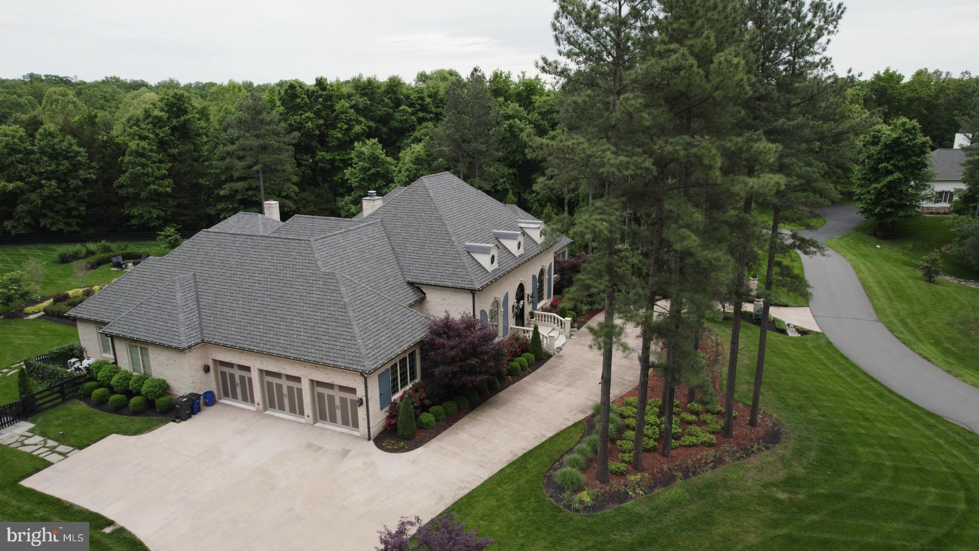 CREIGHTON FARMS - Residential