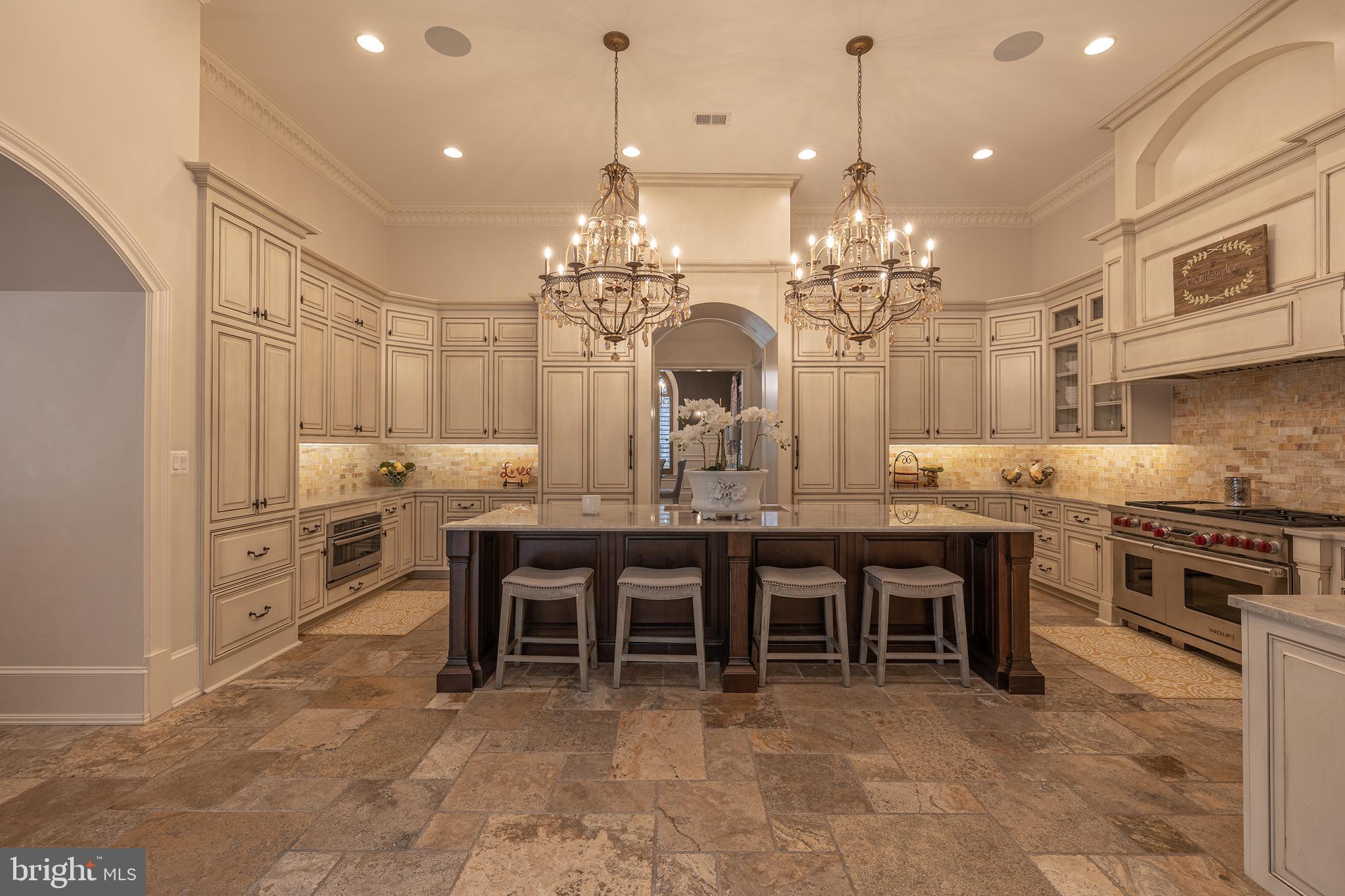 CREIGHTON FARMS - Residential