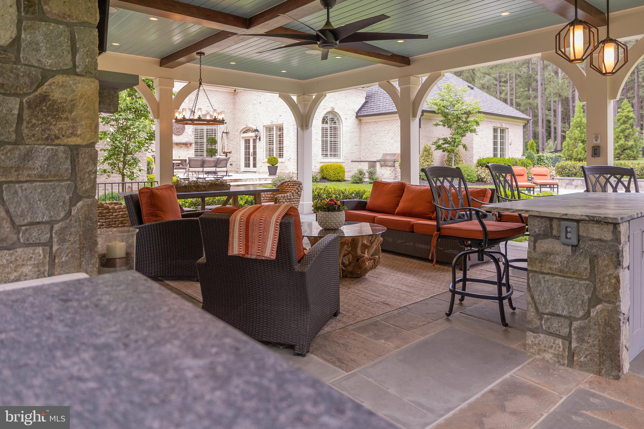 CREIGHTON FARMS - Residential