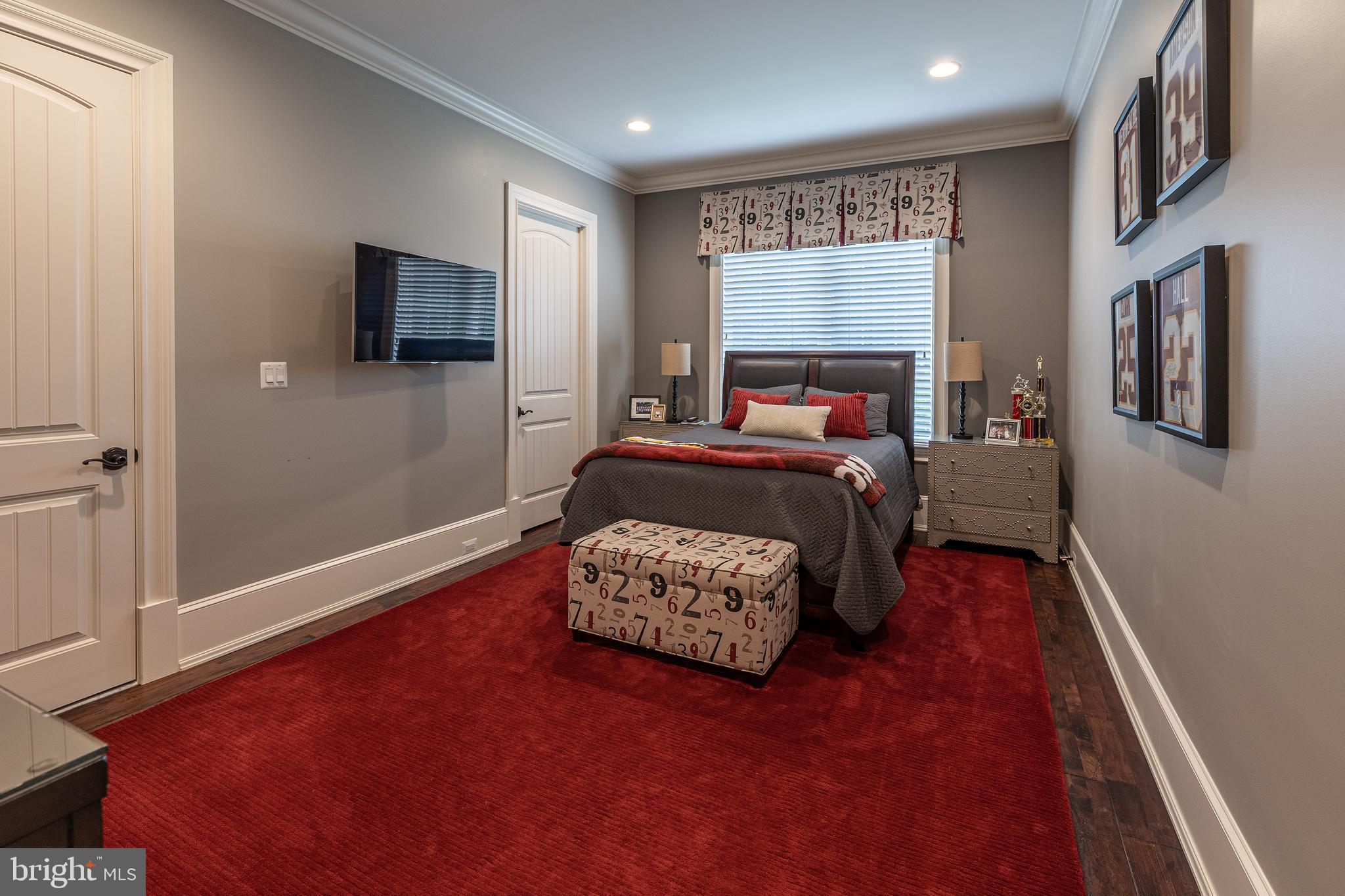 CREIGHTON FARMS - Residential