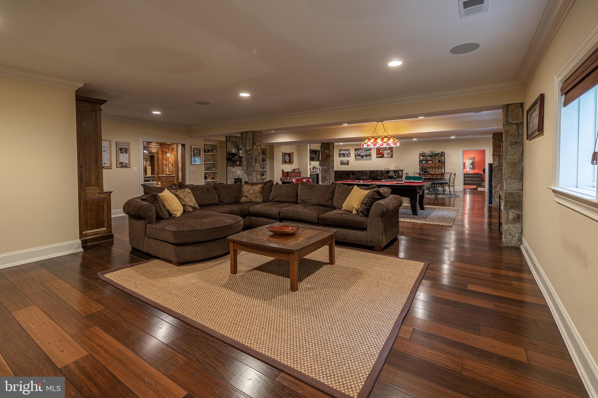 CREIGHTON FARMS - Residential