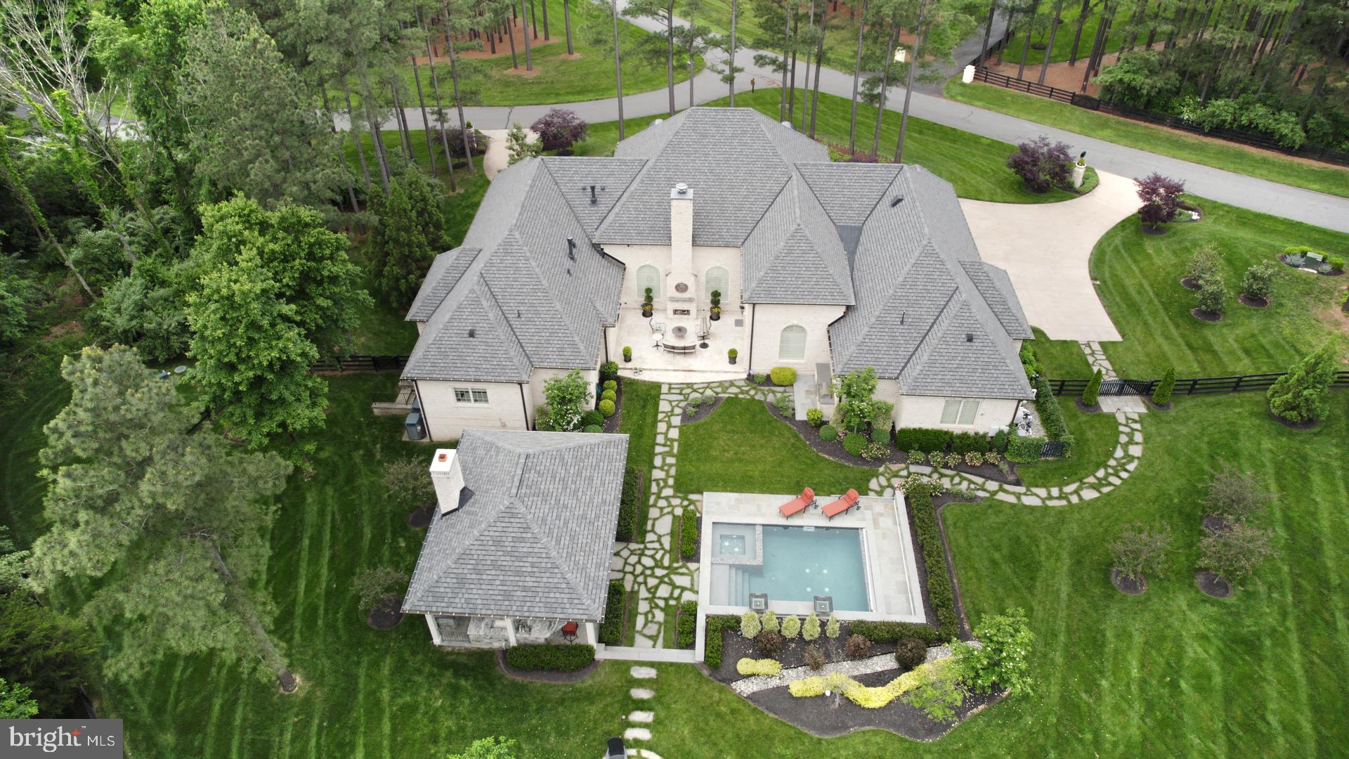 CREIGHTON FARMS - Residential