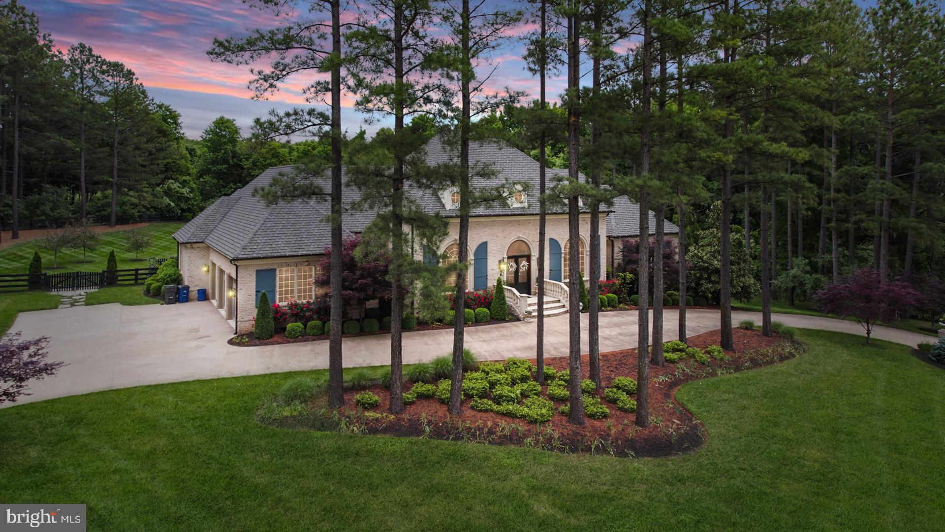 CREIGHTON FARMS - Residential