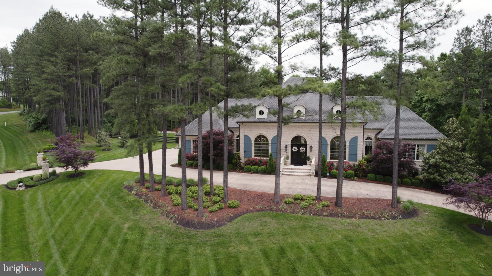 CREIGHTON FARMS - Residential