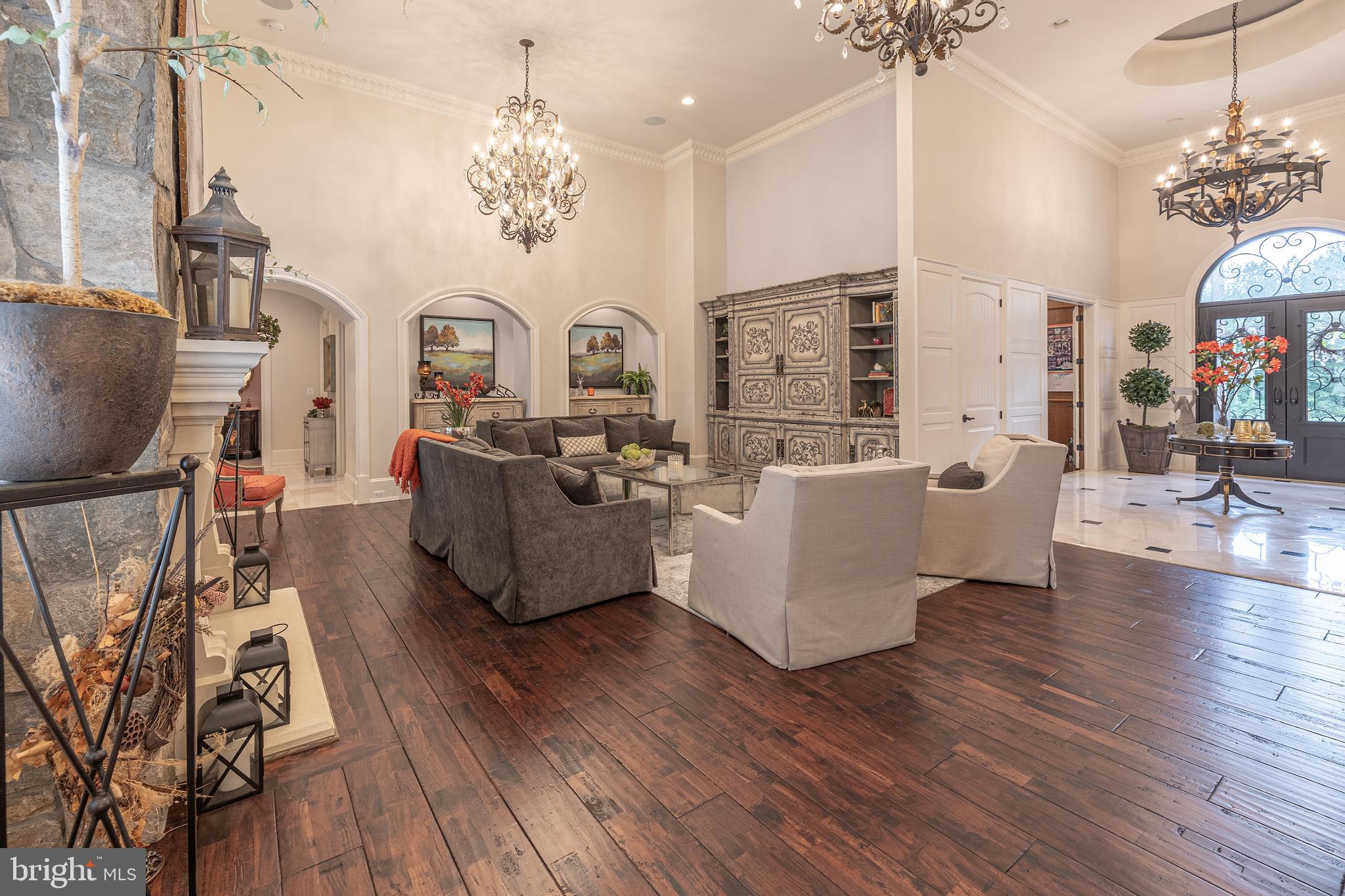 CREIGHTON FARMS - Residential