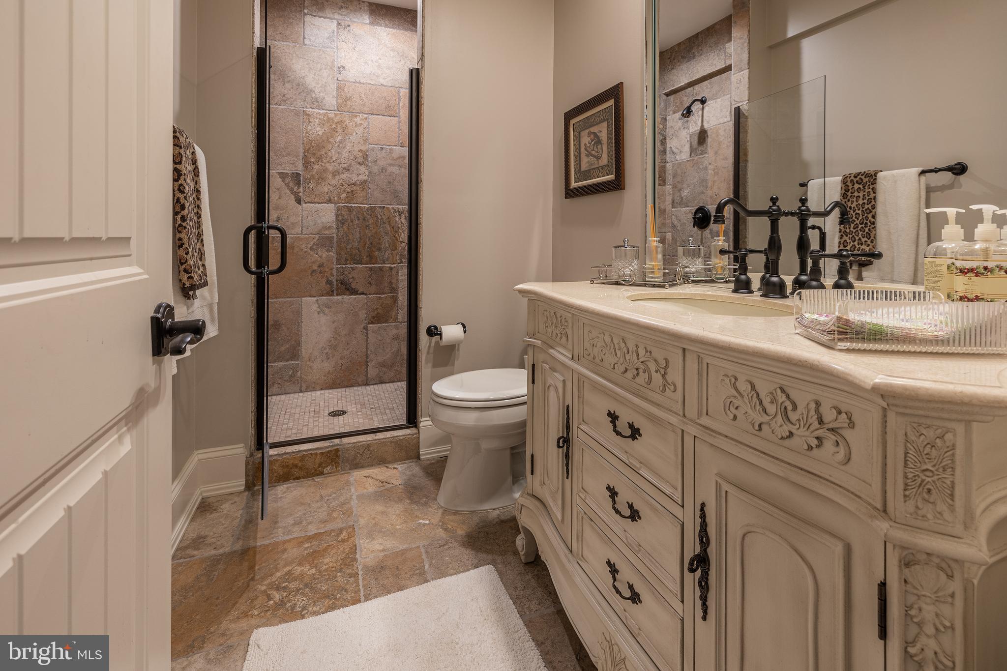 CREIGHTON FARMS - Residential