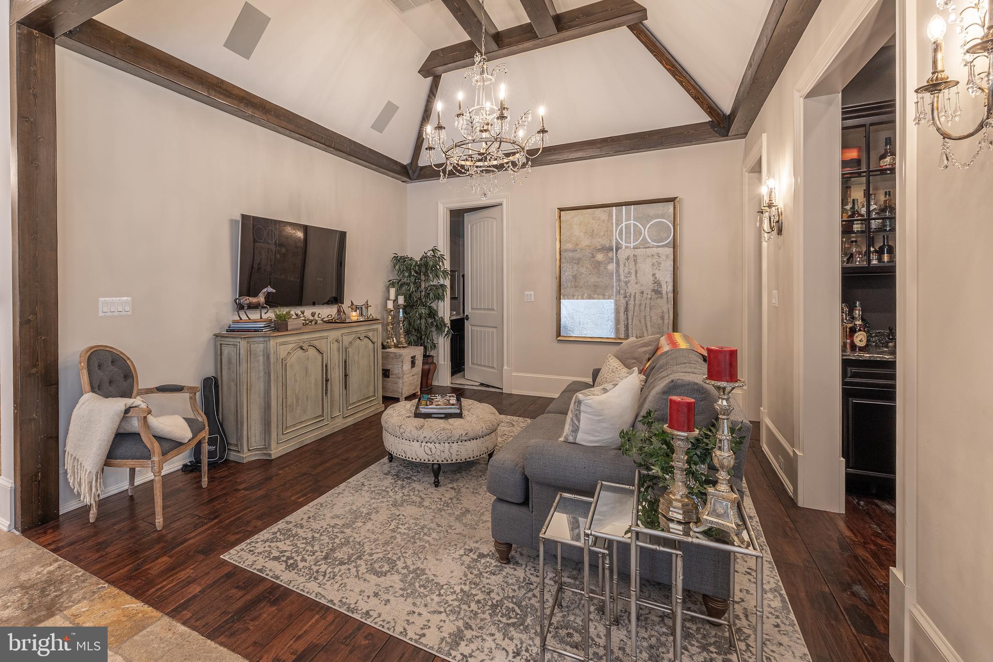 CREIGHTON FARMS - Residential