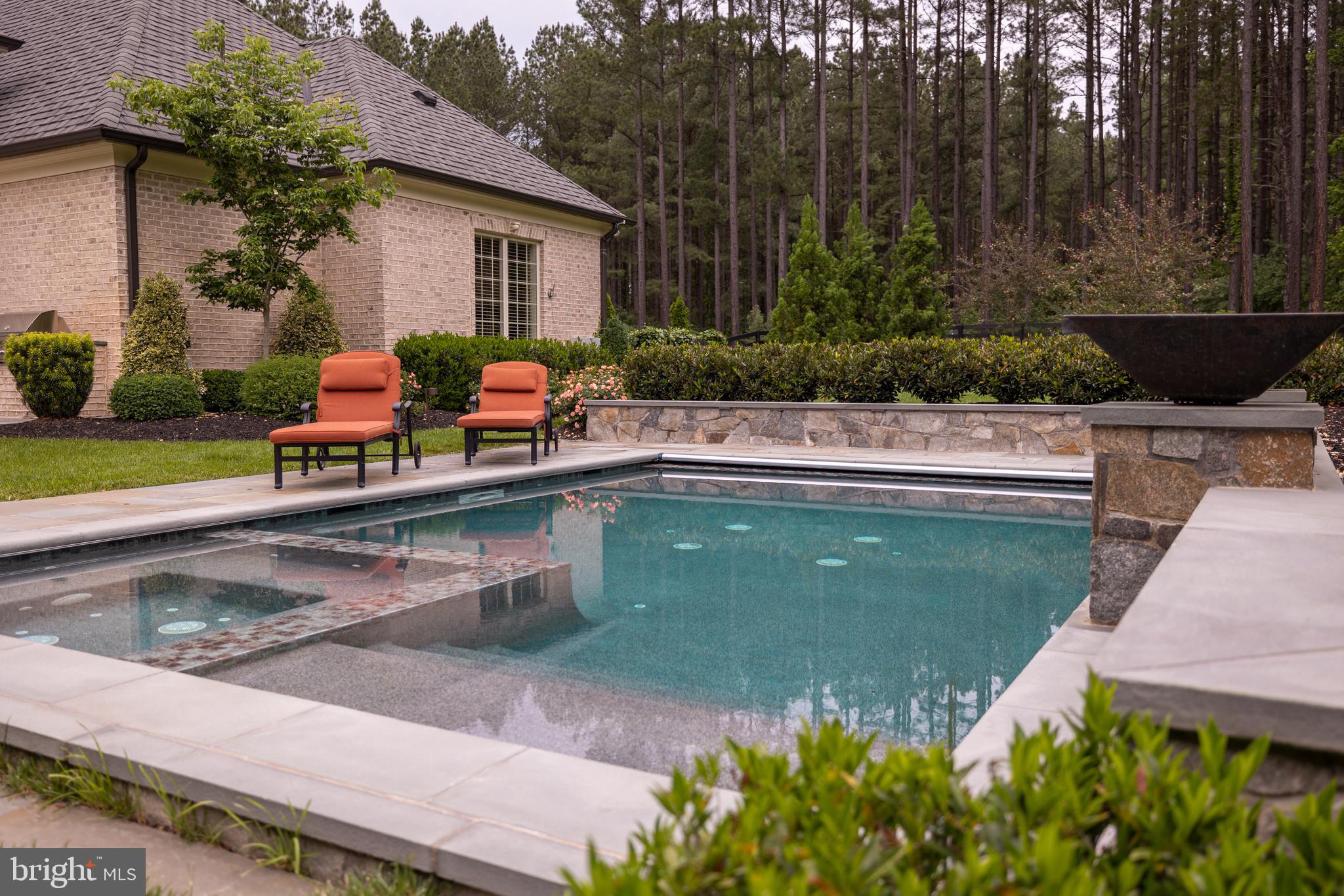 CREIGHTON FARMS - Residential