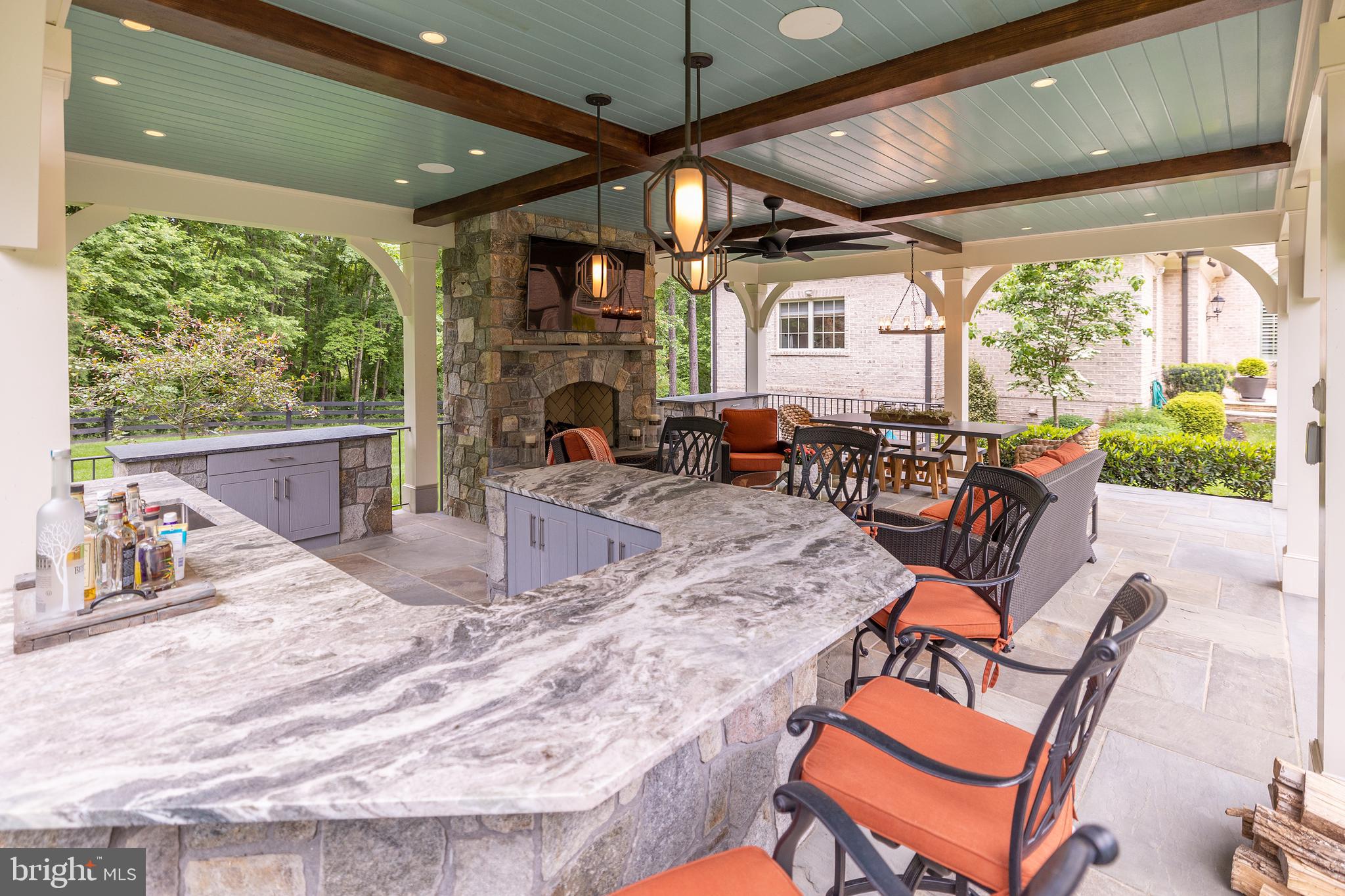 CREIGHTON FARMS - Residential