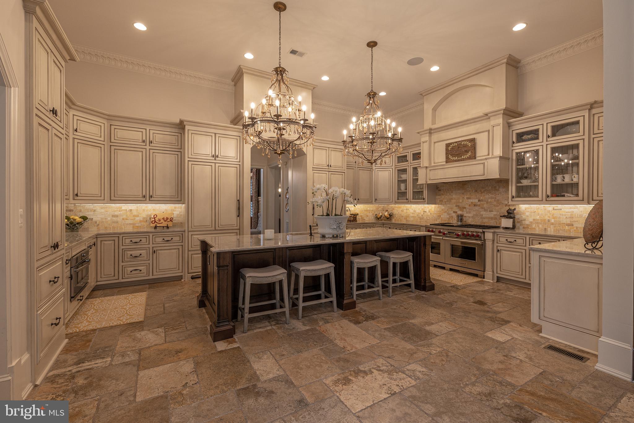 CREIGHTON FARMS - Residential