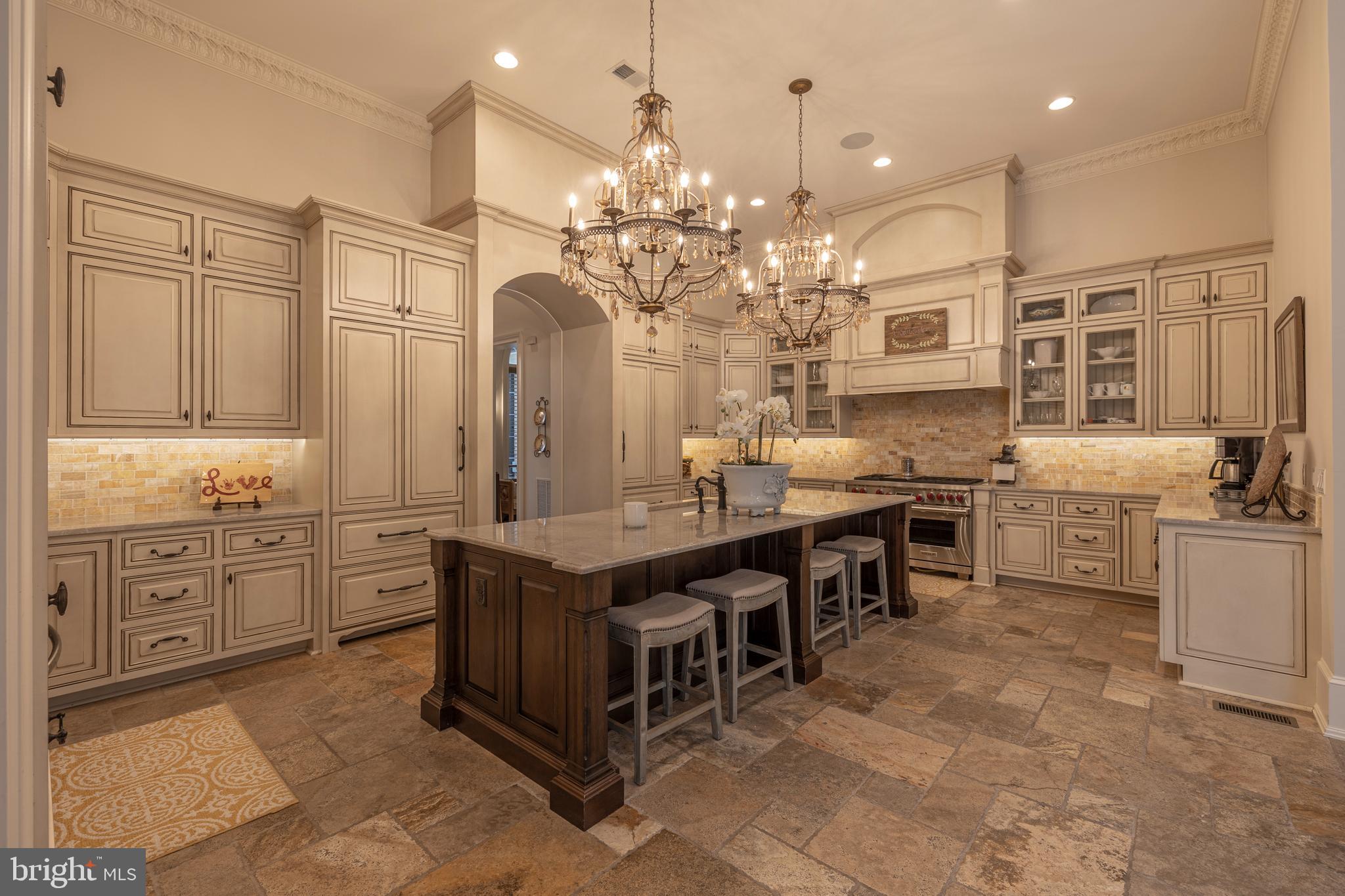 CREIGHTON FARMS - Residential