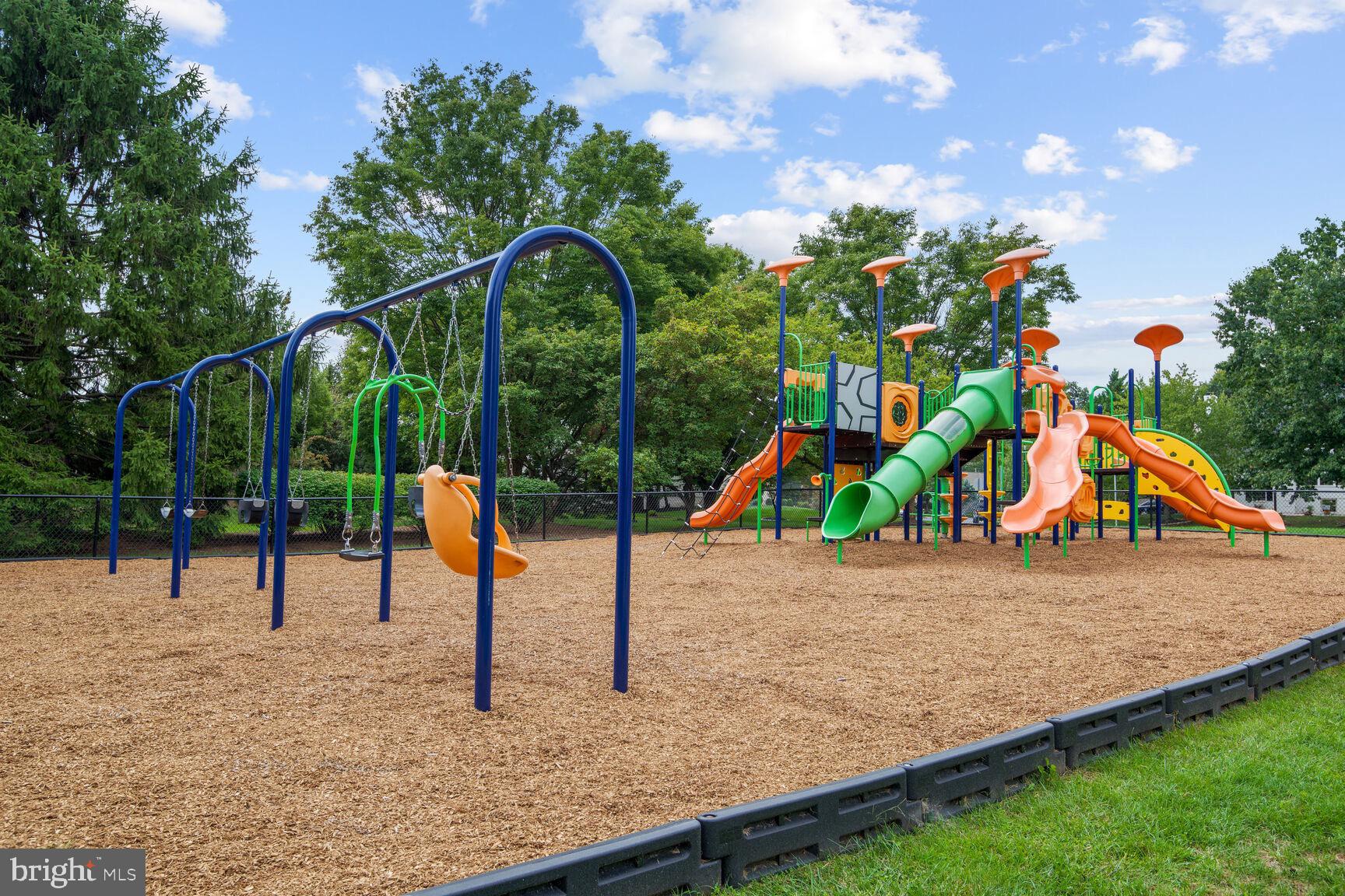 ASHBURN VILLAGE - Residential