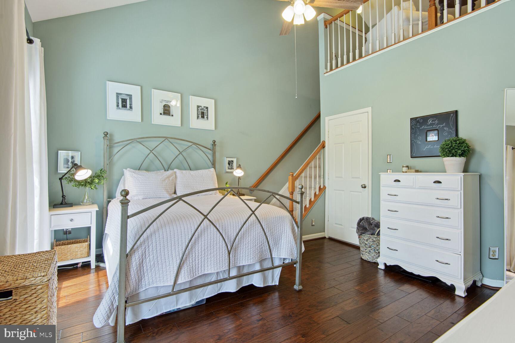 ASHBURN VILLAGE - Residential