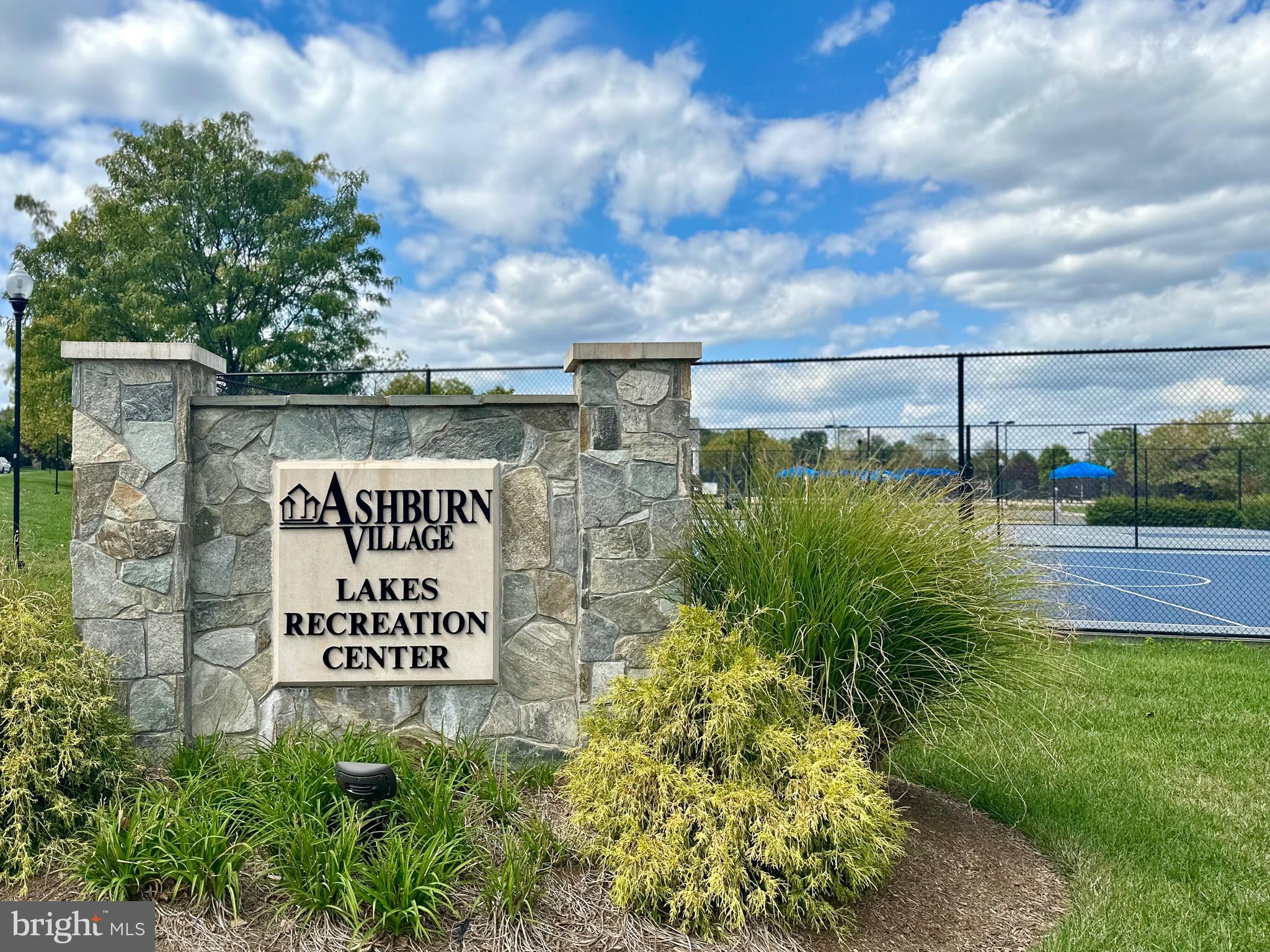 ASHBURN VILLAGE - Residential