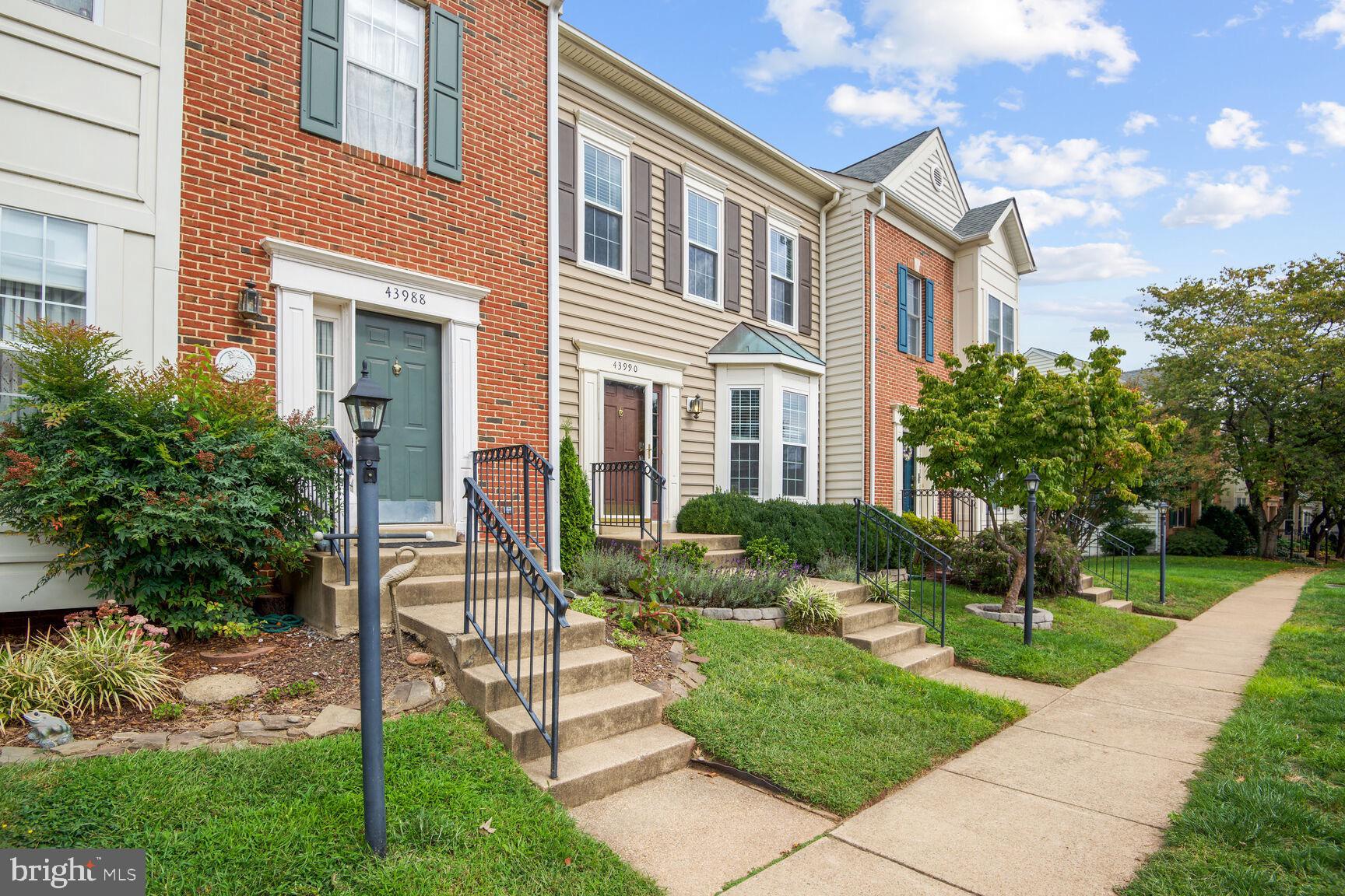 ASHBURN VILLAGE - Residential