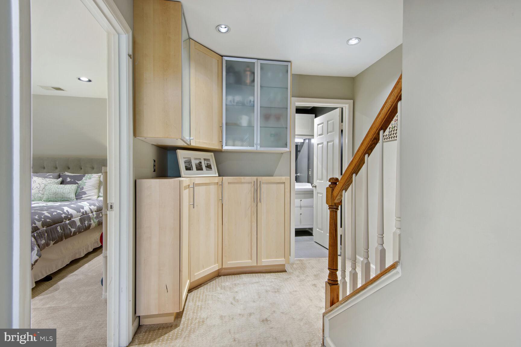 ASHBURN VILLAGE - Residential