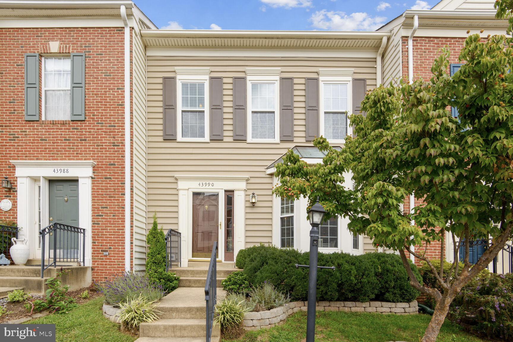 ASHBURN VILLAGE - Residential