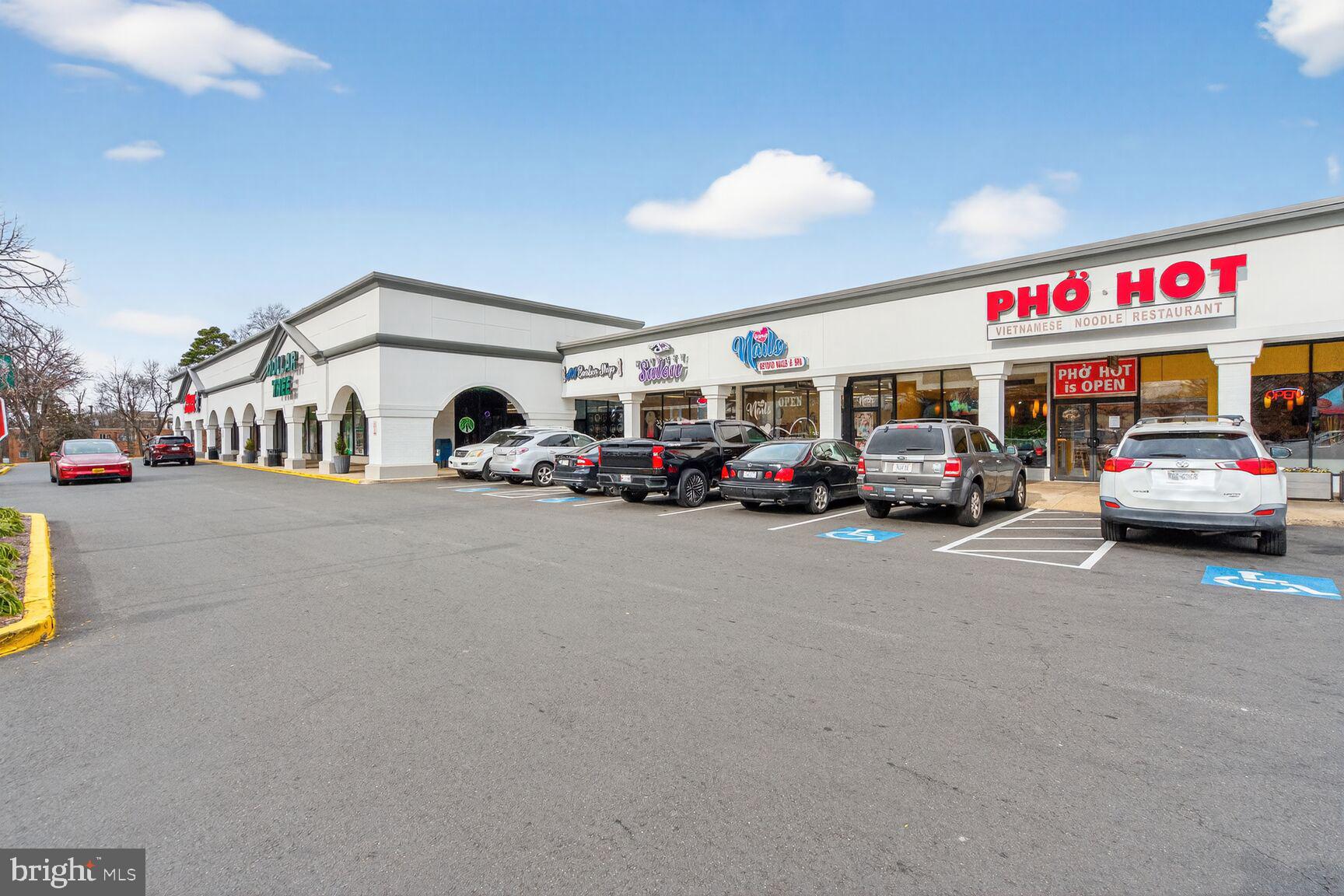 ADAMS WALK - Residential Lease