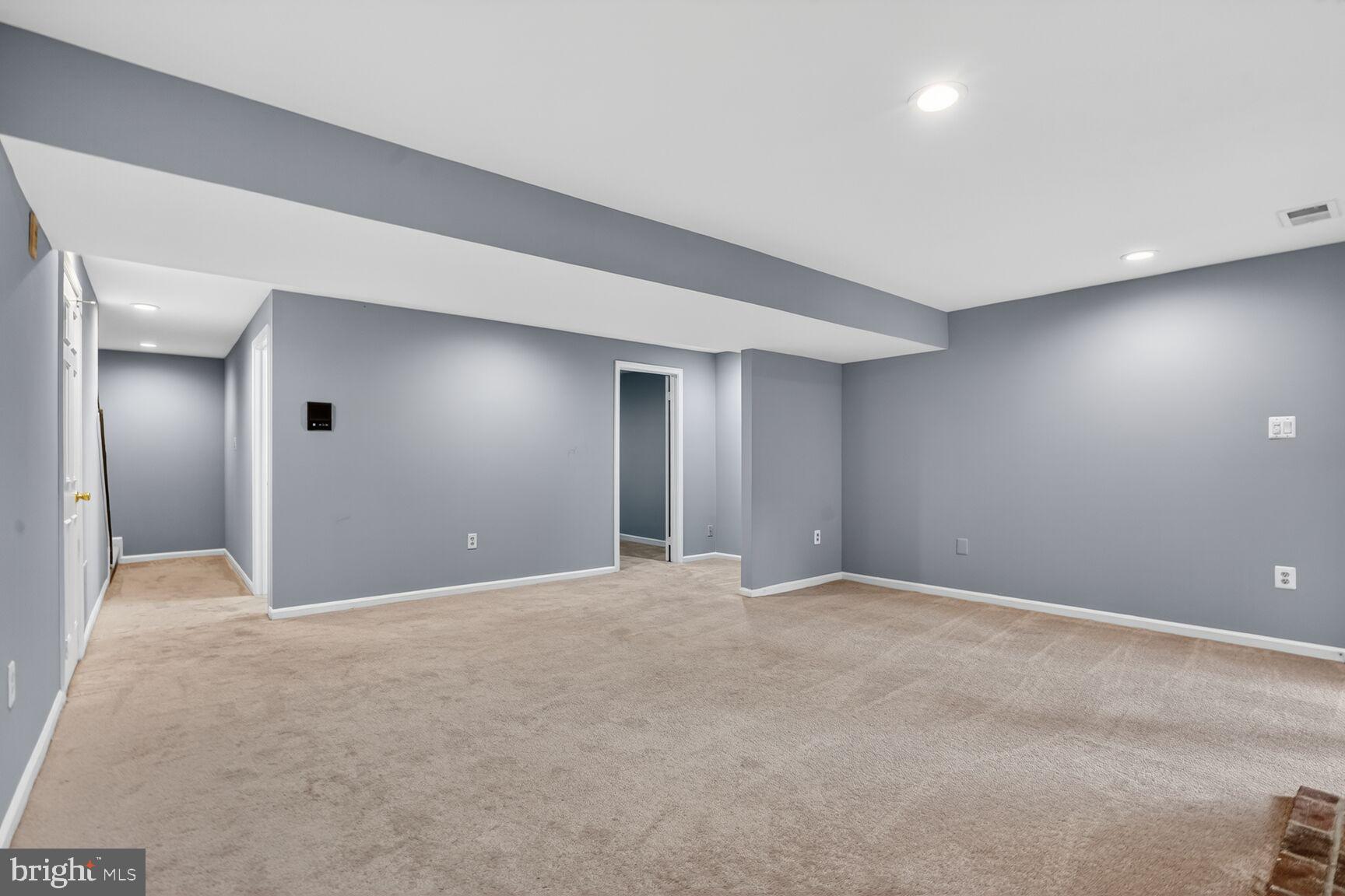 ADAMS WALK - Residential Lease