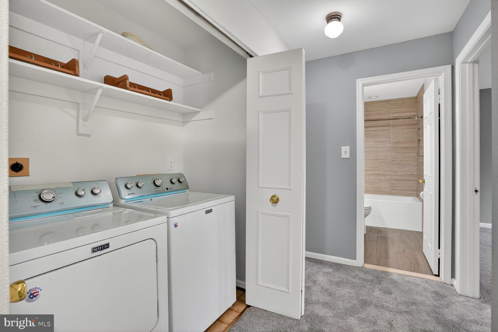 ADAMS WALK - Residential Lease