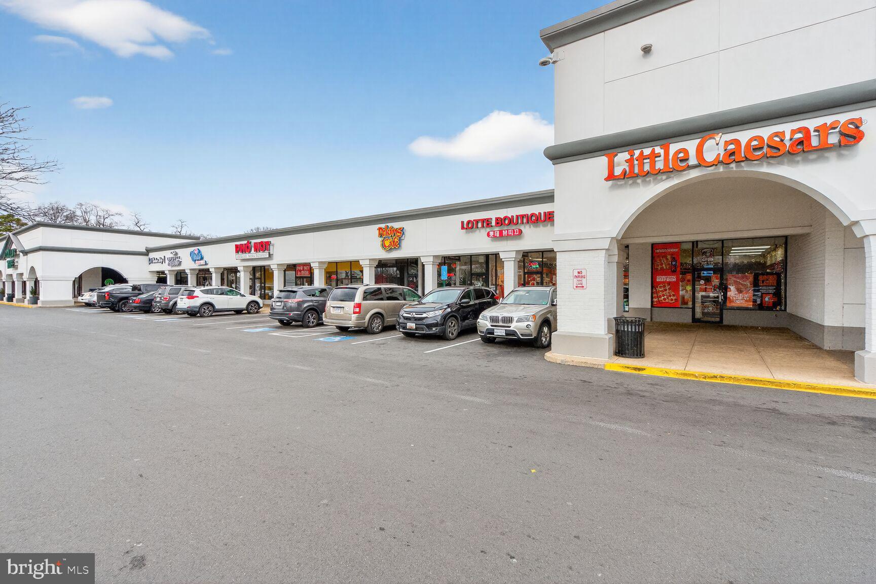 ADAMS WALK - Residential Lease