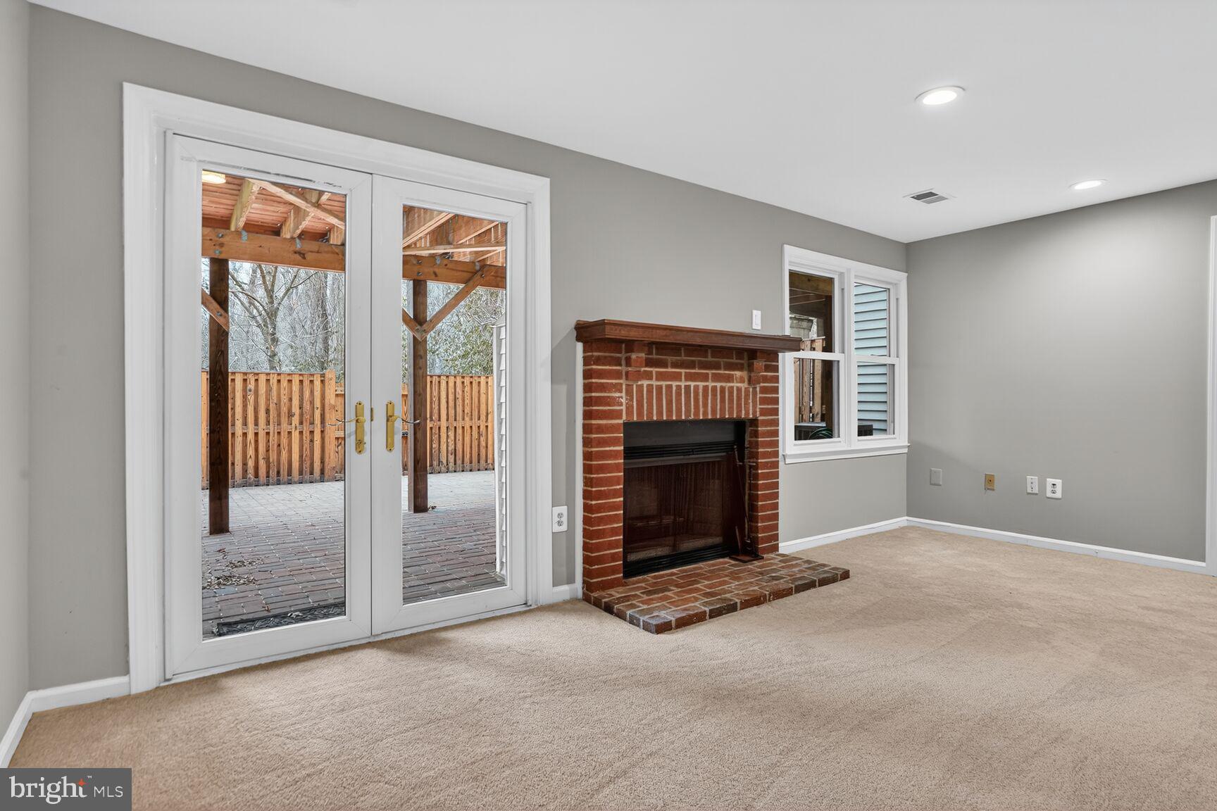 ADAMS WALK - Residential Lease