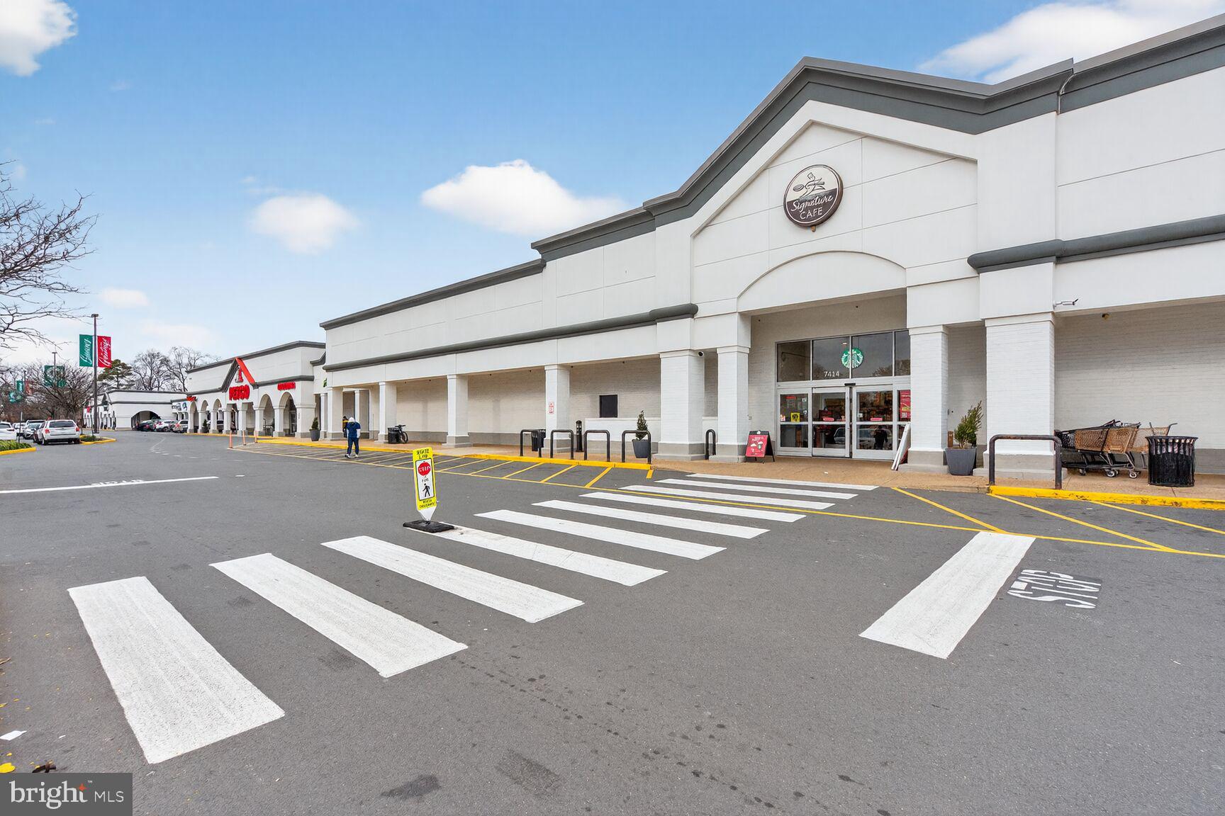 ADAMS WALK - Residential Lease