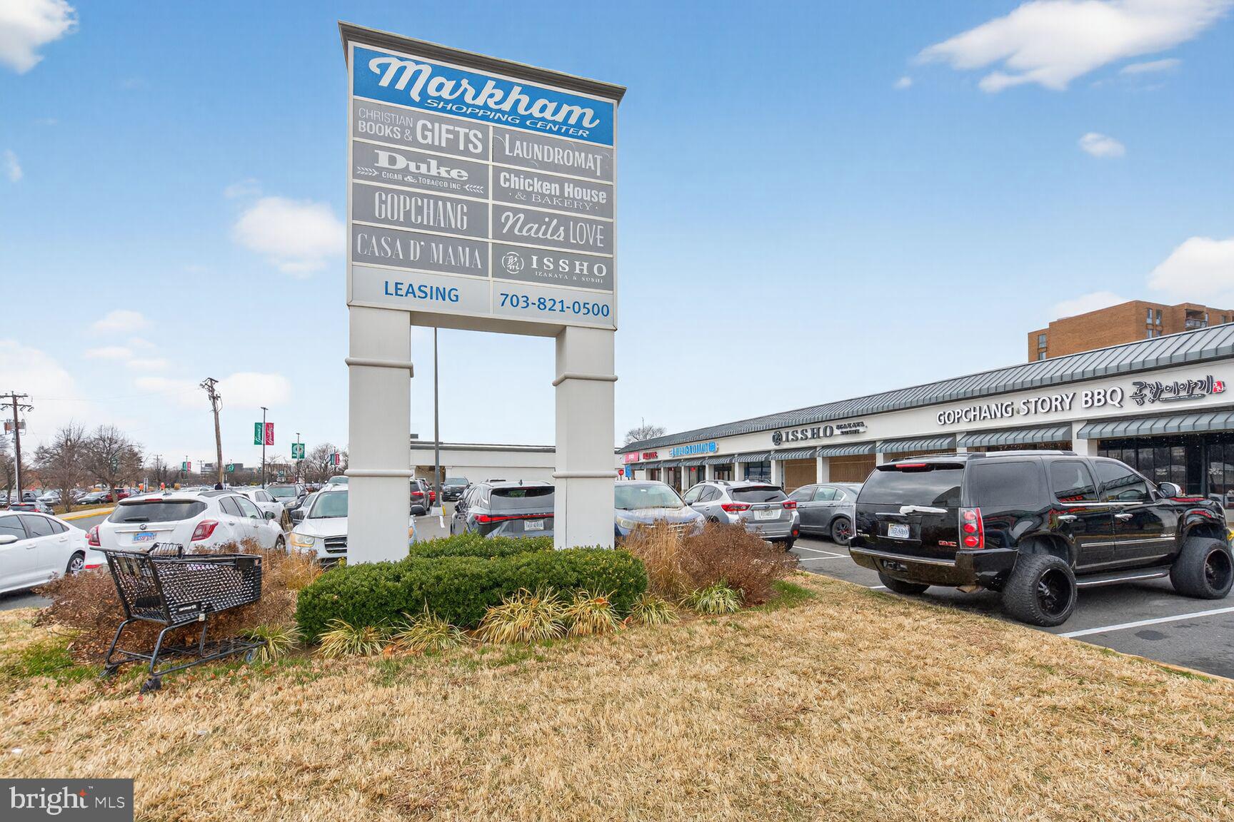 ADAMS WALK - Residential Lease