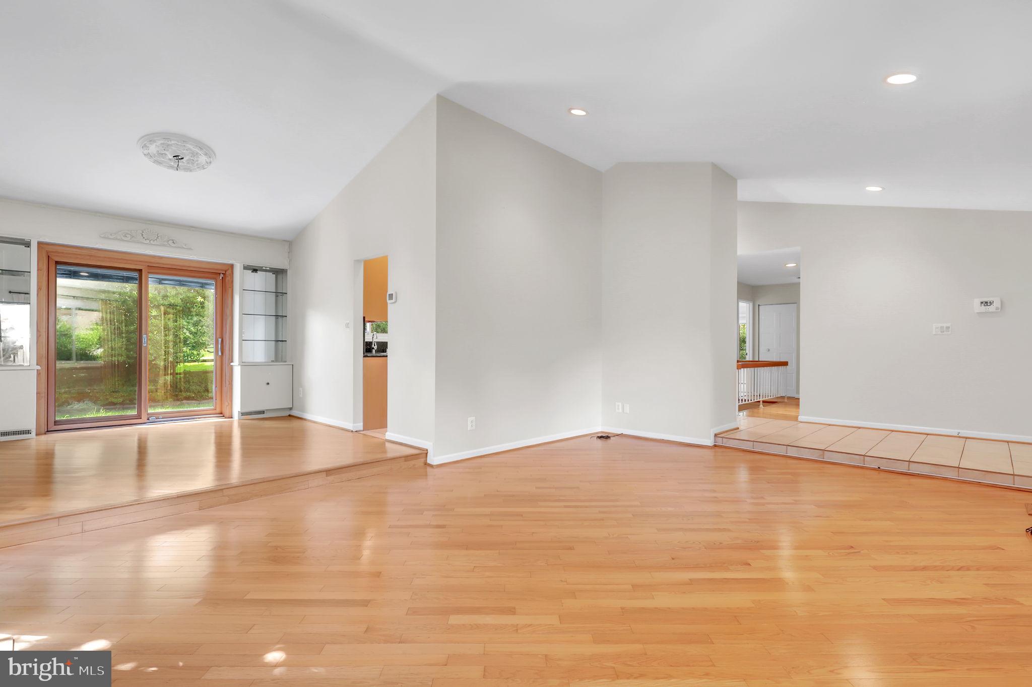 THE POINTS - Residential