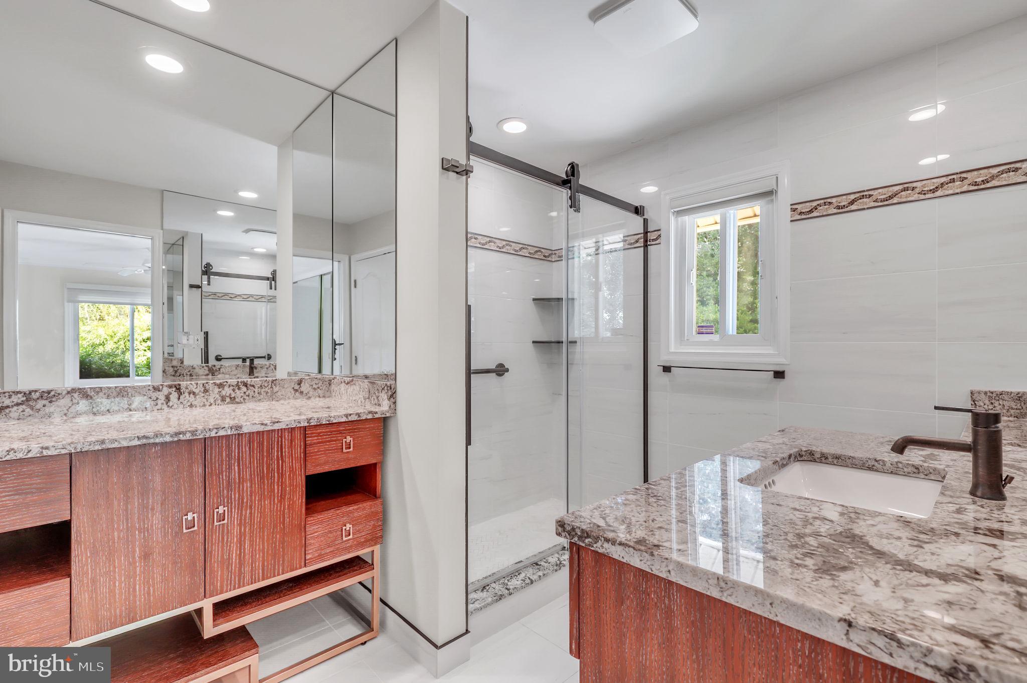 THE POINTS - Residential