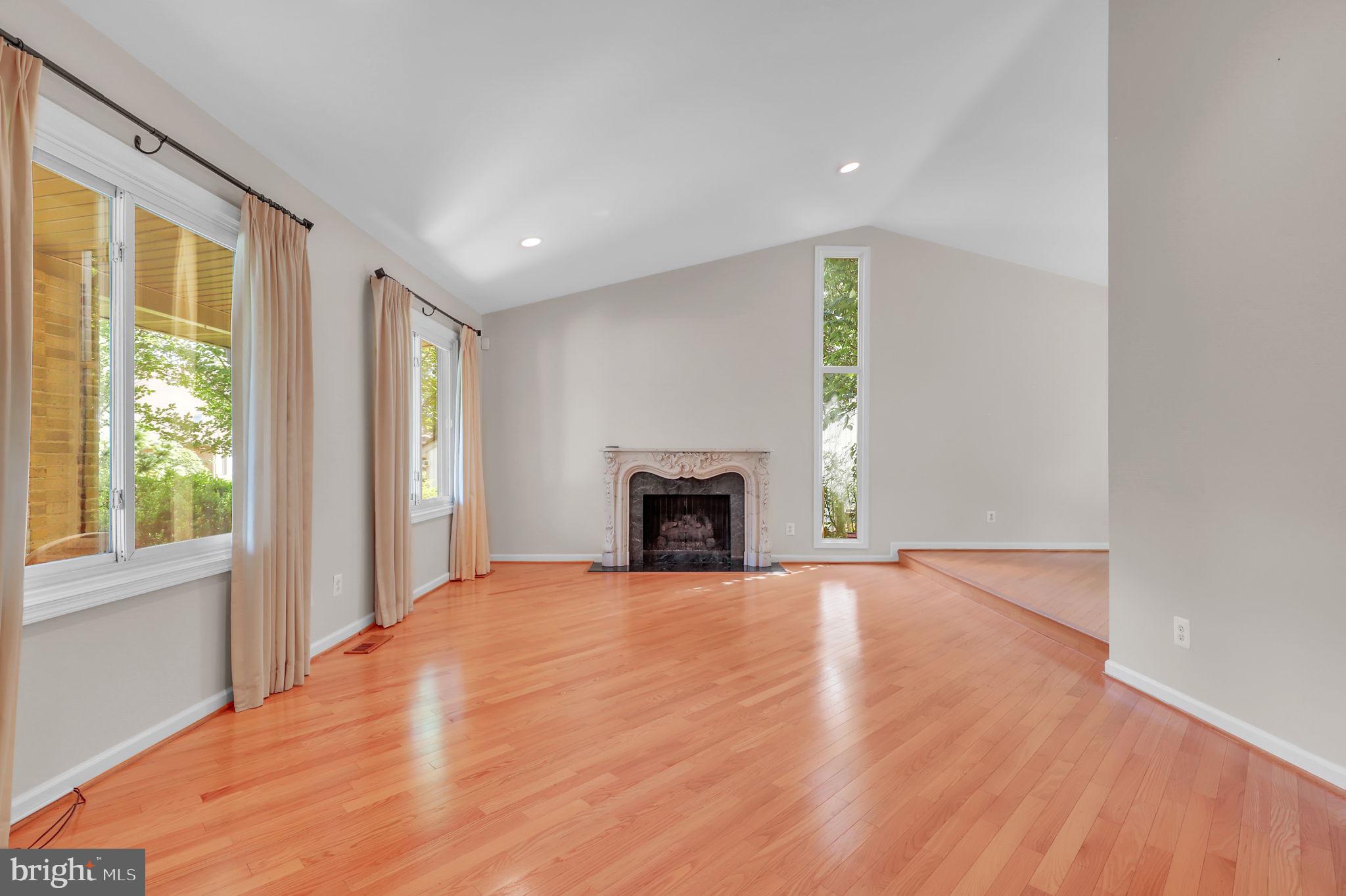 THE POINTS - Residential