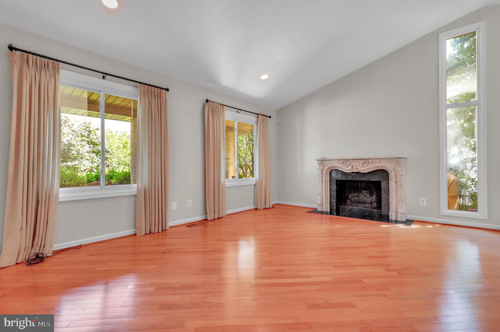 THE POINTS - Residential