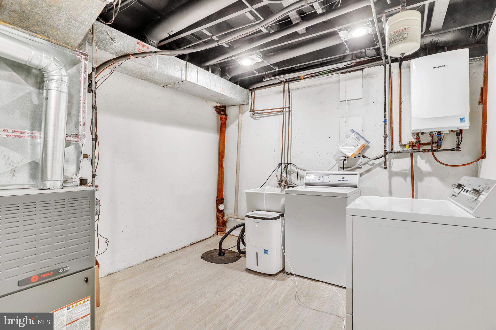 THE POINTS - Residential