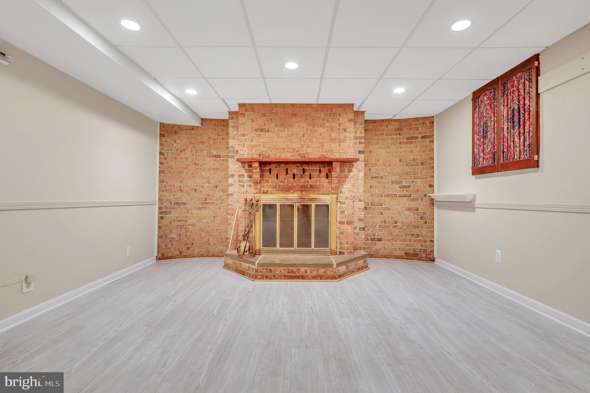 THE POINTS - Residential