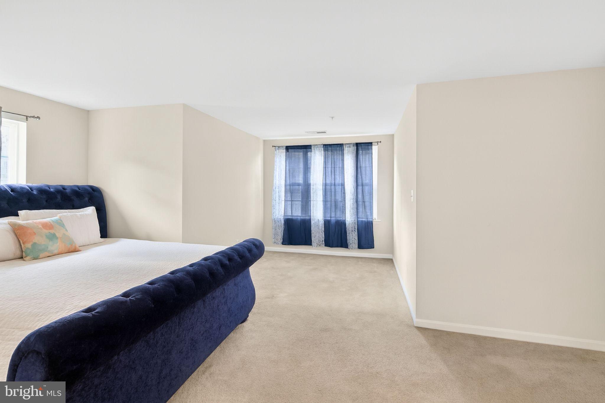 WINDSOR MANOR - Residential