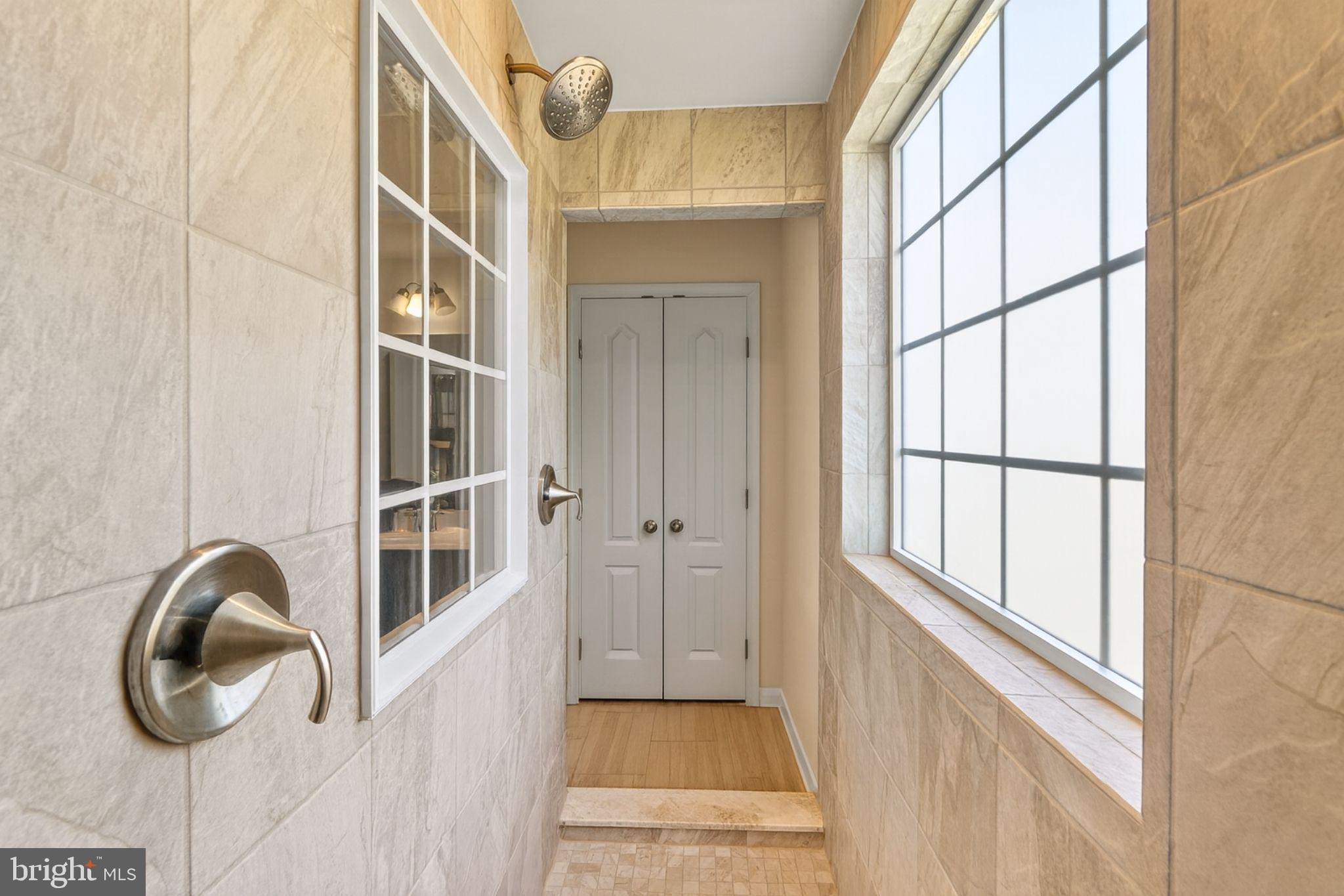 WINDSOR MANOR - Residential