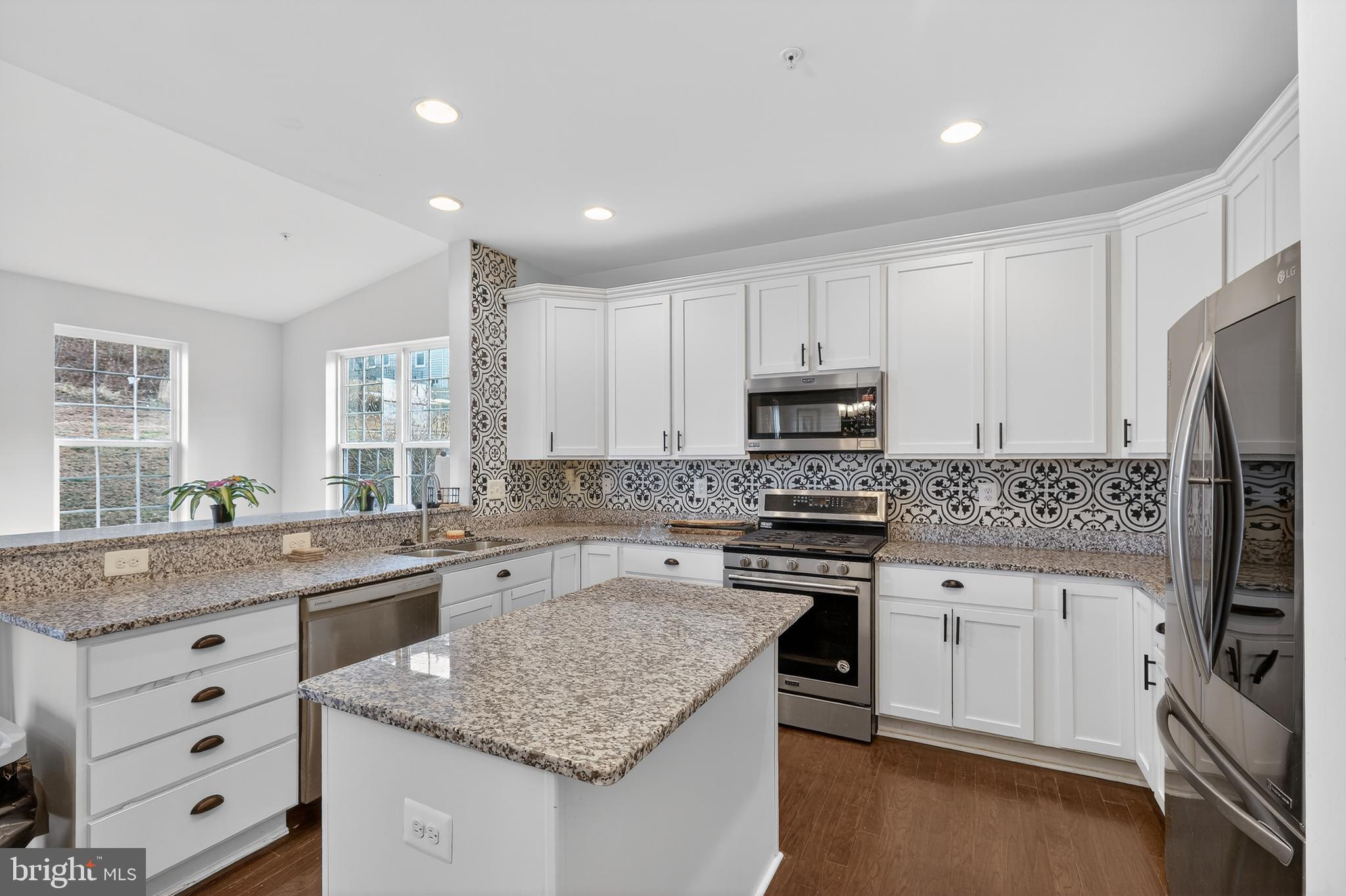 WINDSOR MANOR - Residential