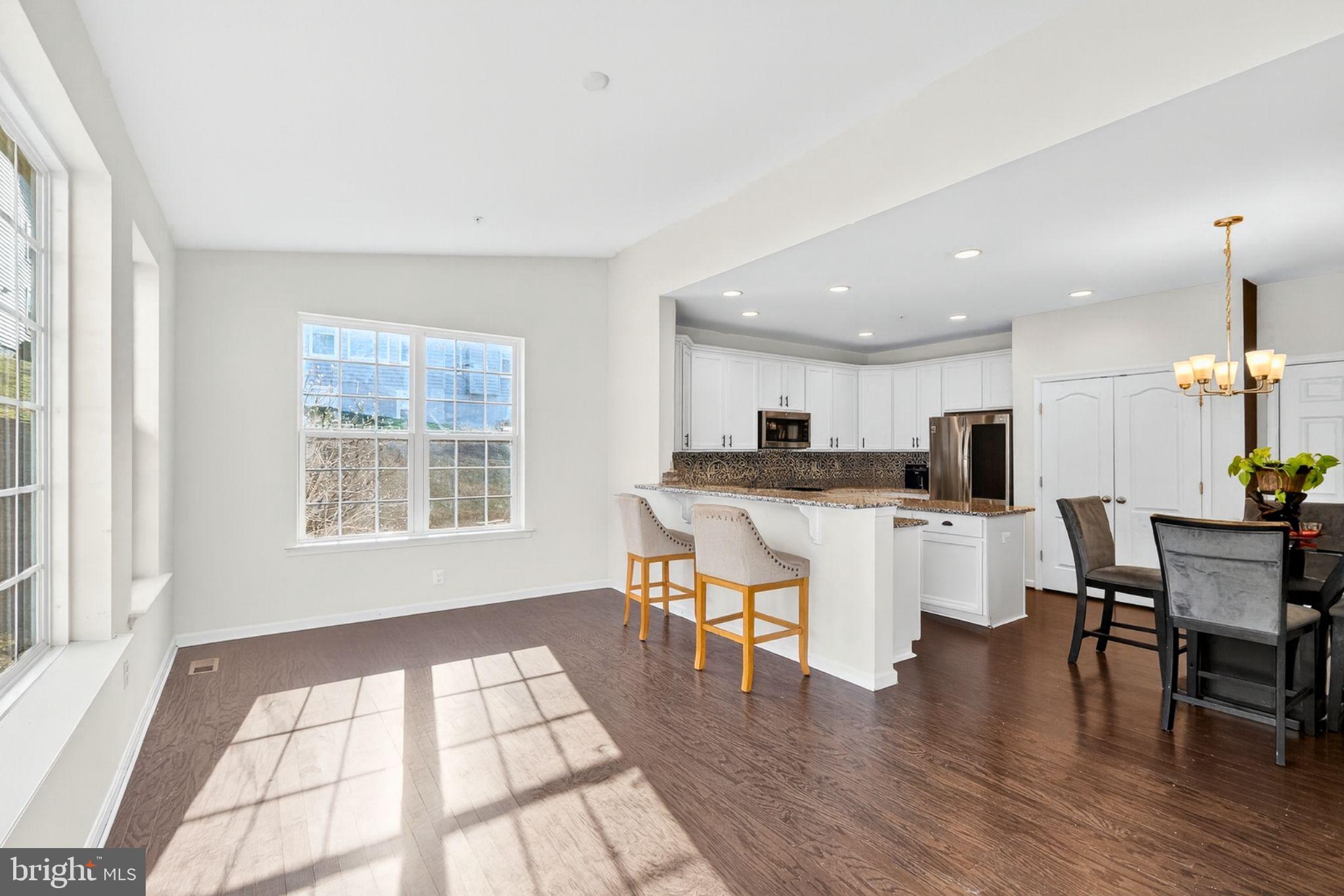 WINDSOR MANOR - Residential